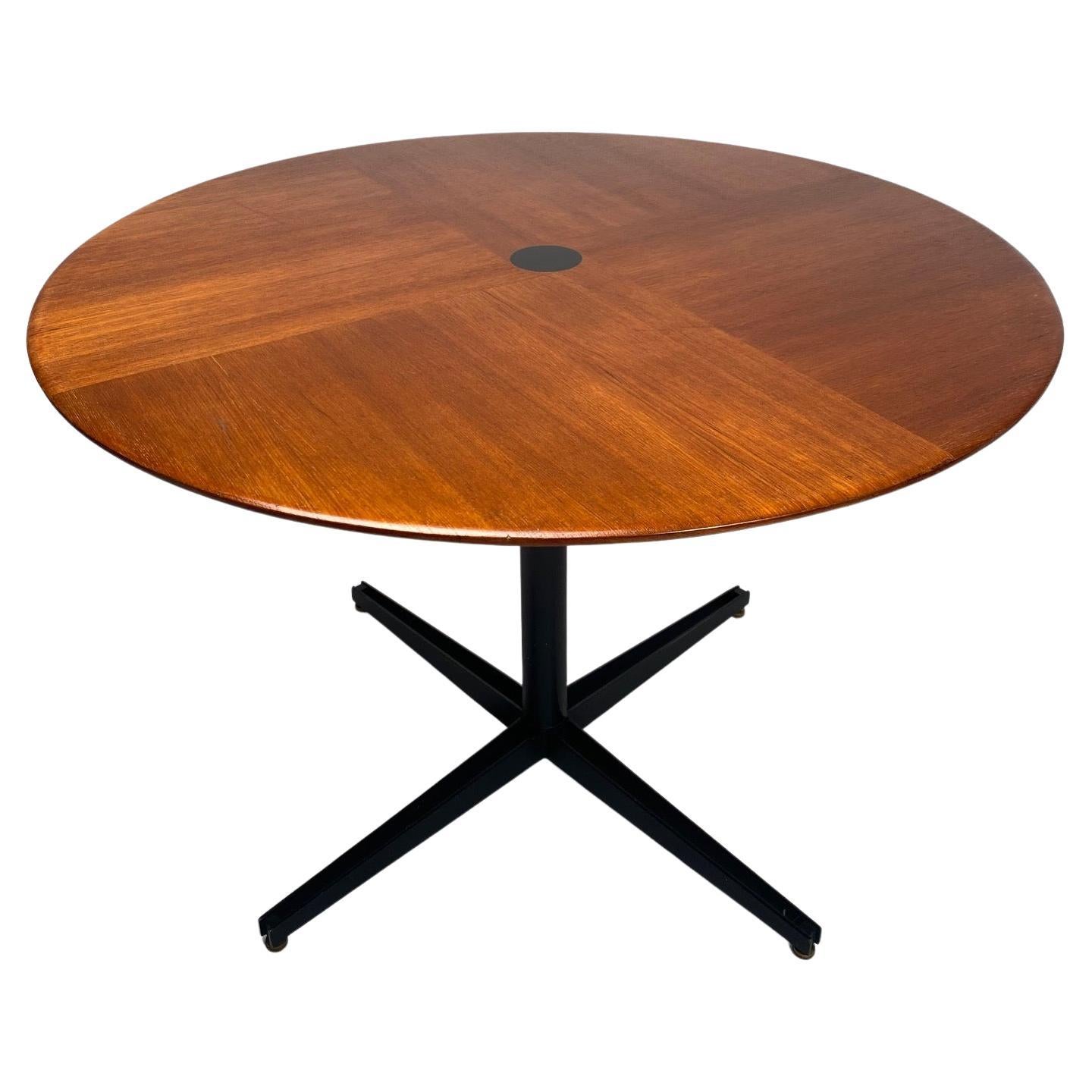 Table ronde Osvaldo Borsani en bois de rose pour Tecno, mod. T41, Italie 1958