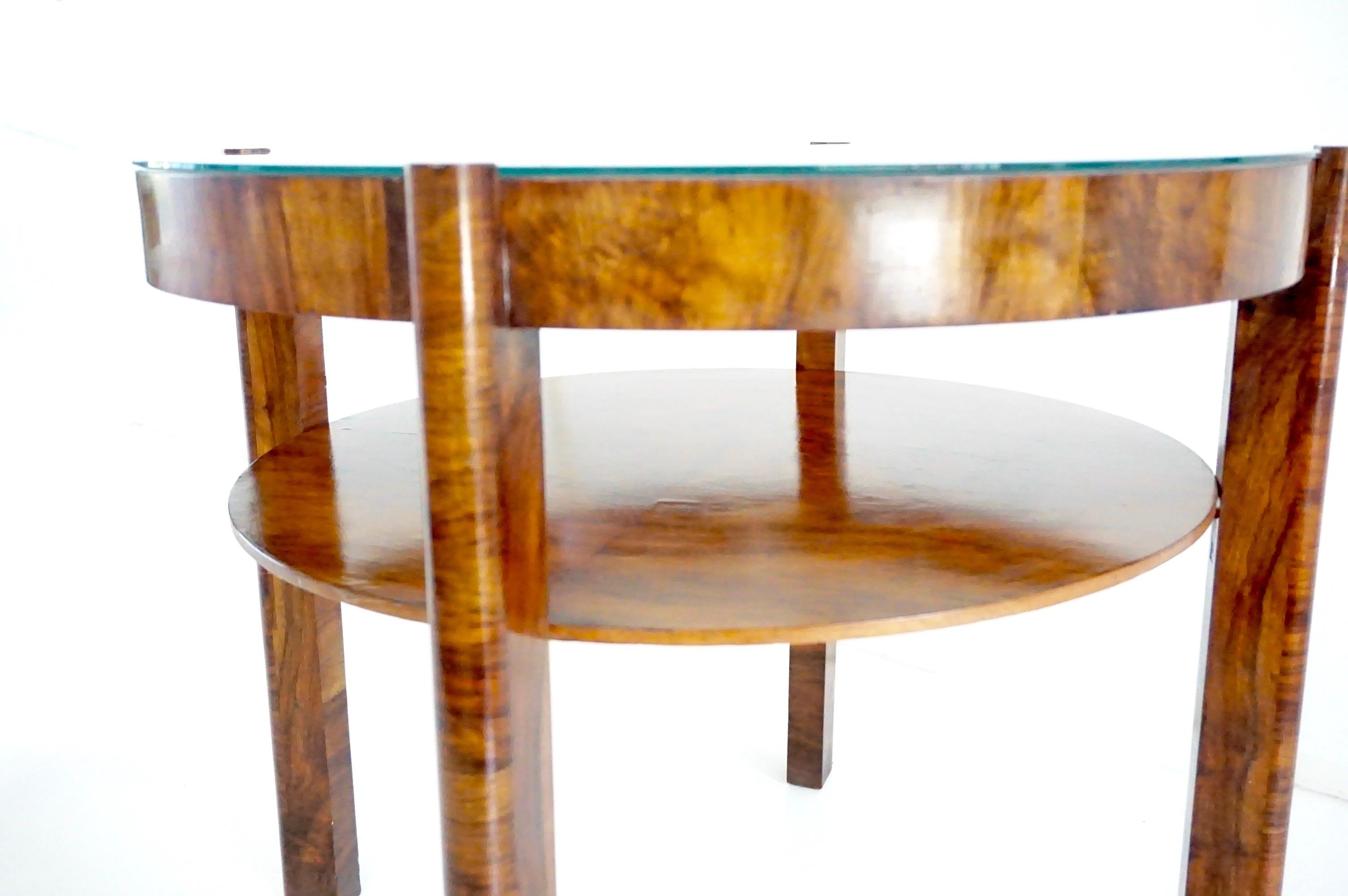 Osvaldo Borsani Runder Couchtisch aus Nussbaumwurzelholz im Deko-Stil, zwei Einlegeböden, Glasplatte, 1931 im Angebot 4