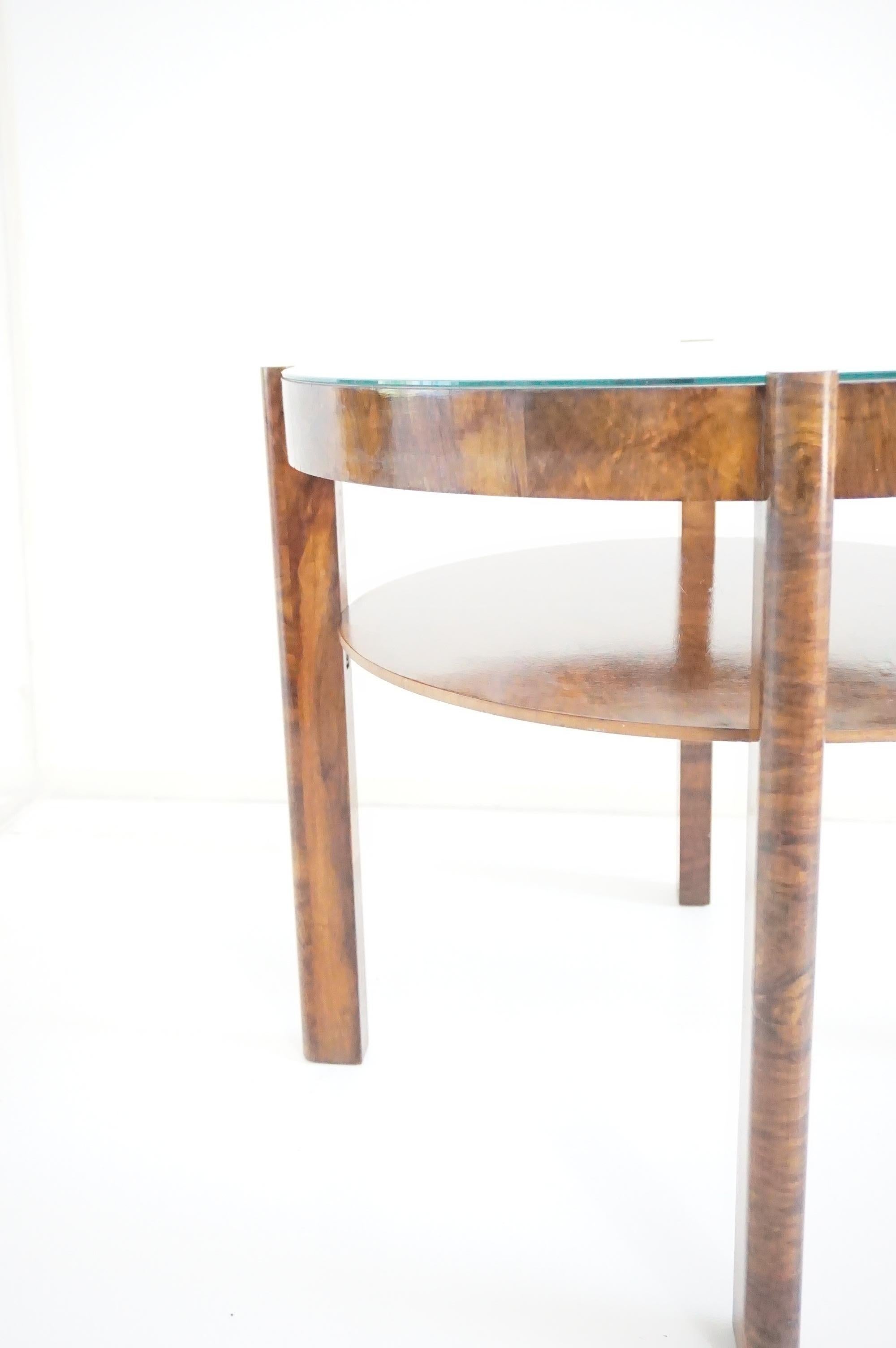 Osvaldo Borsani Runder Couchtisch aus Nussbaumwurzelholz im Deko-Stil, zwei Einlegeböden, Glasplatte, 1931 im Angebot 5