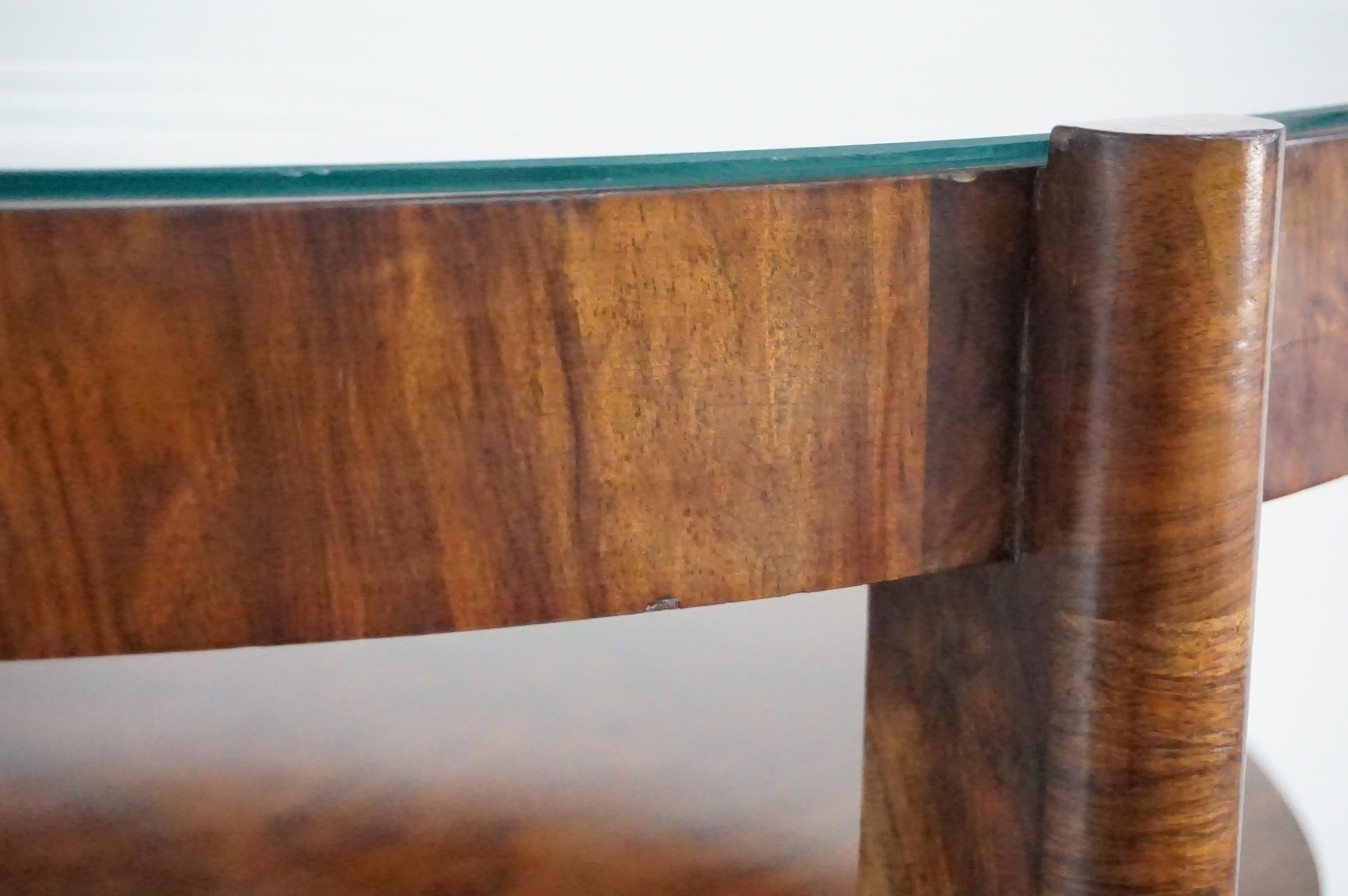 Osvaldo Borsani Runder Couchtisch aus Nussbaumwurzelholz im Deko-Stil, zwei Einlegeböden, Glasplatte, 1931 im Angebot 2