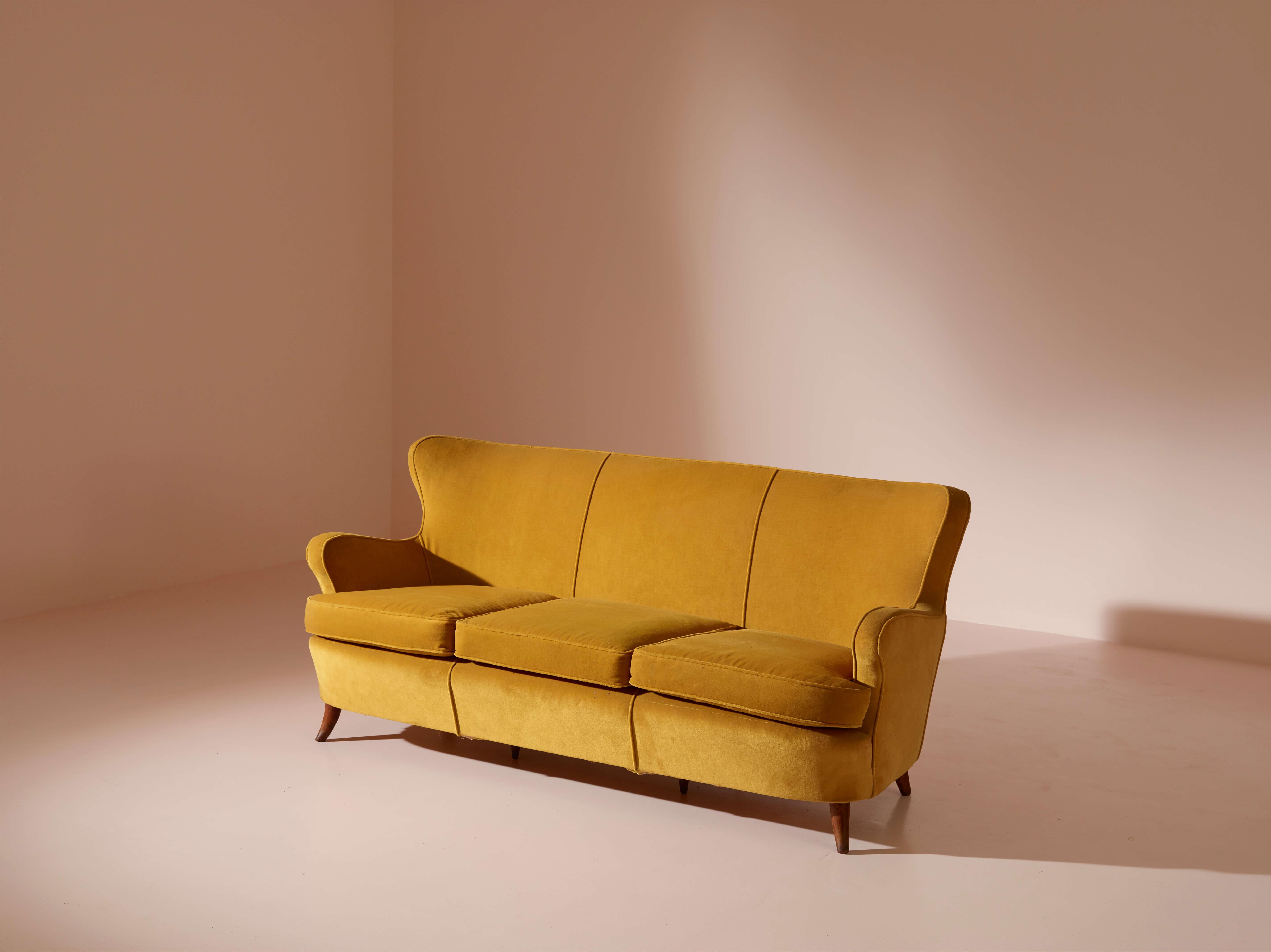 Italian Osvaldo Borsani sofa, Italy, 1940s For Sale
