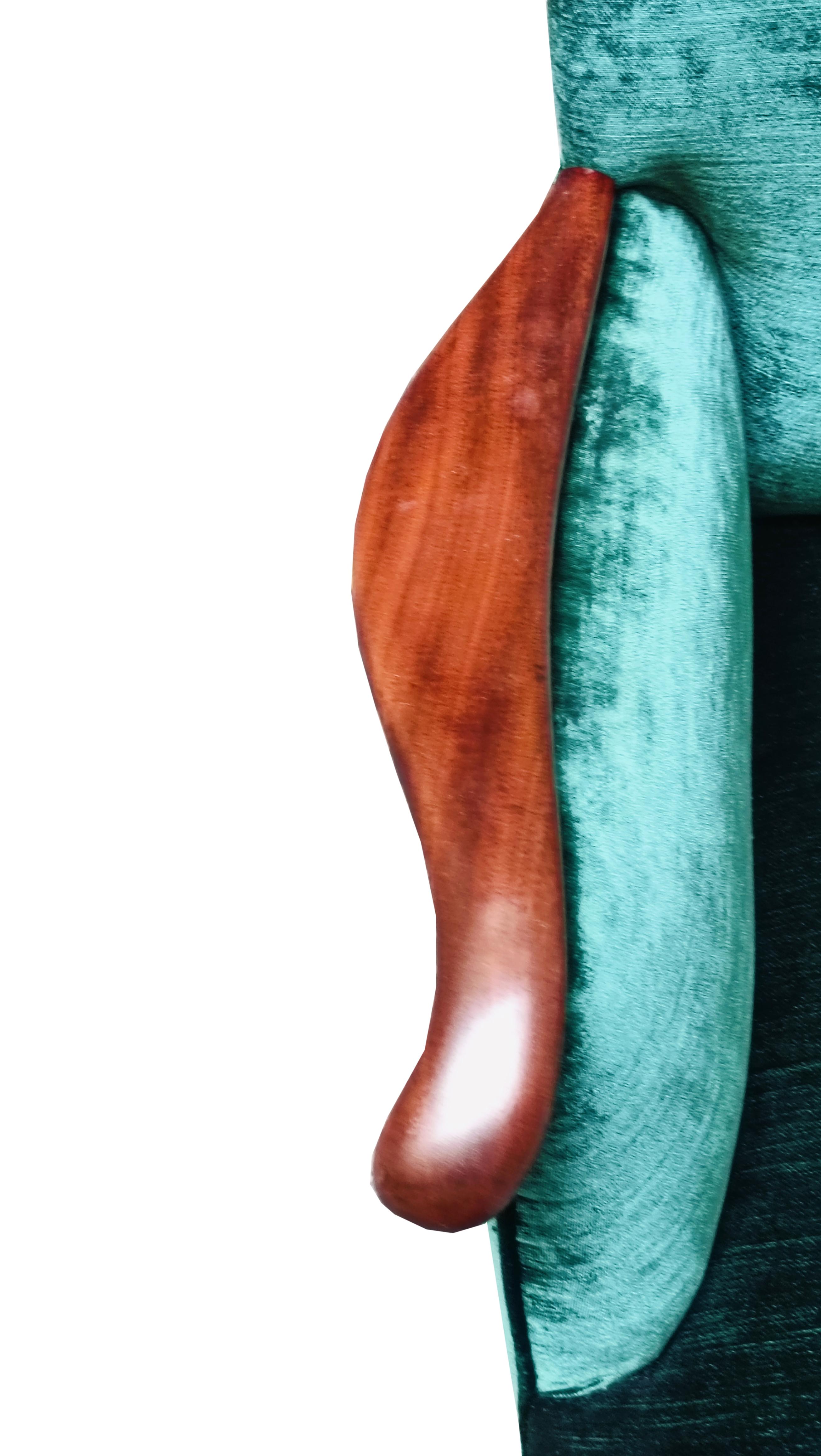 Fauteuil élégant en bois de style Osvaldo Borsani et  Tissu vert, Italie 1960 en vente 3
