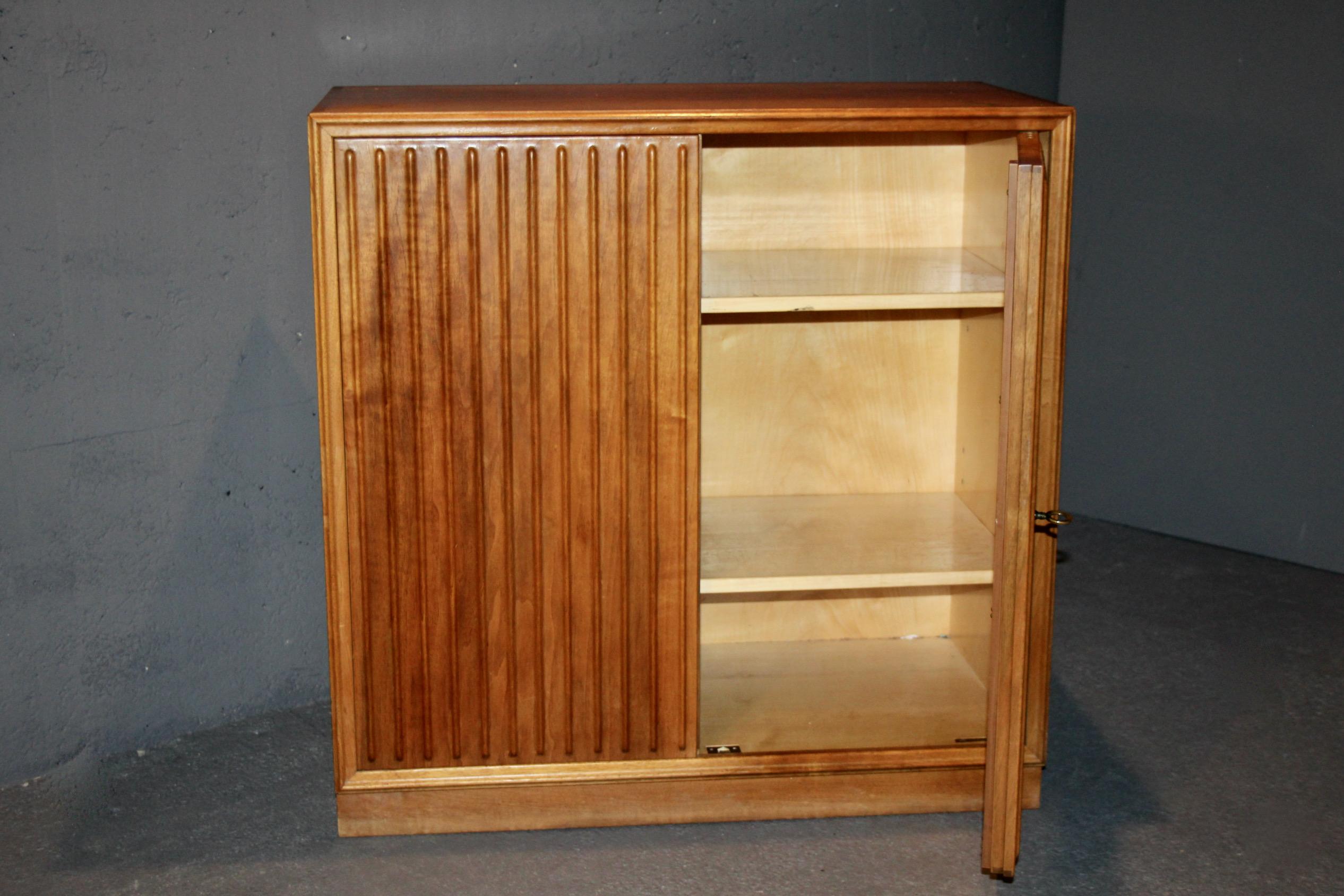 Osvaldo Borsani style wood buffet For Sale 2