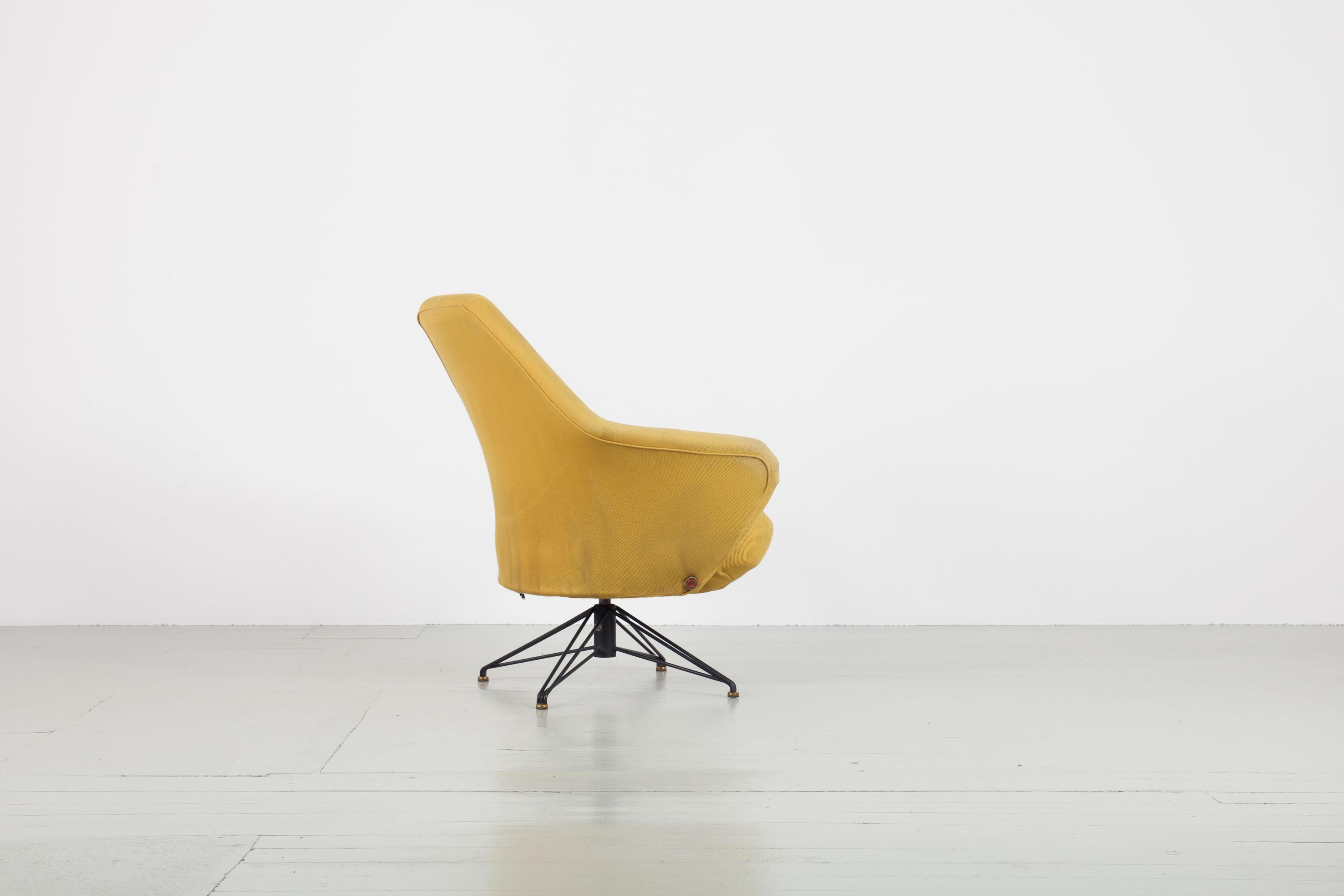 Mid-Century Modern Osvaldo Borsani Swivel Chair 
