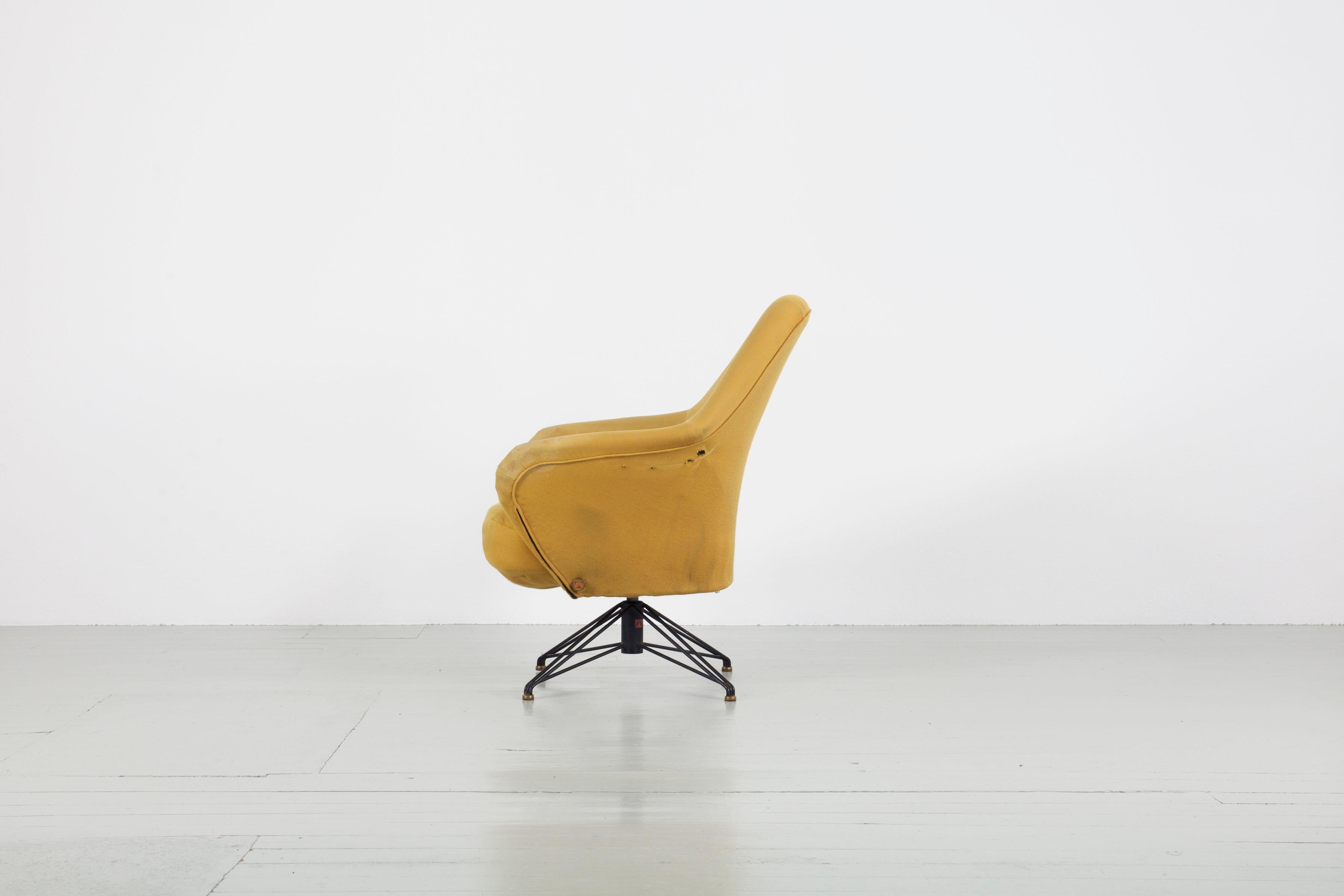 Osvaldo Borsani Swivel Chair 