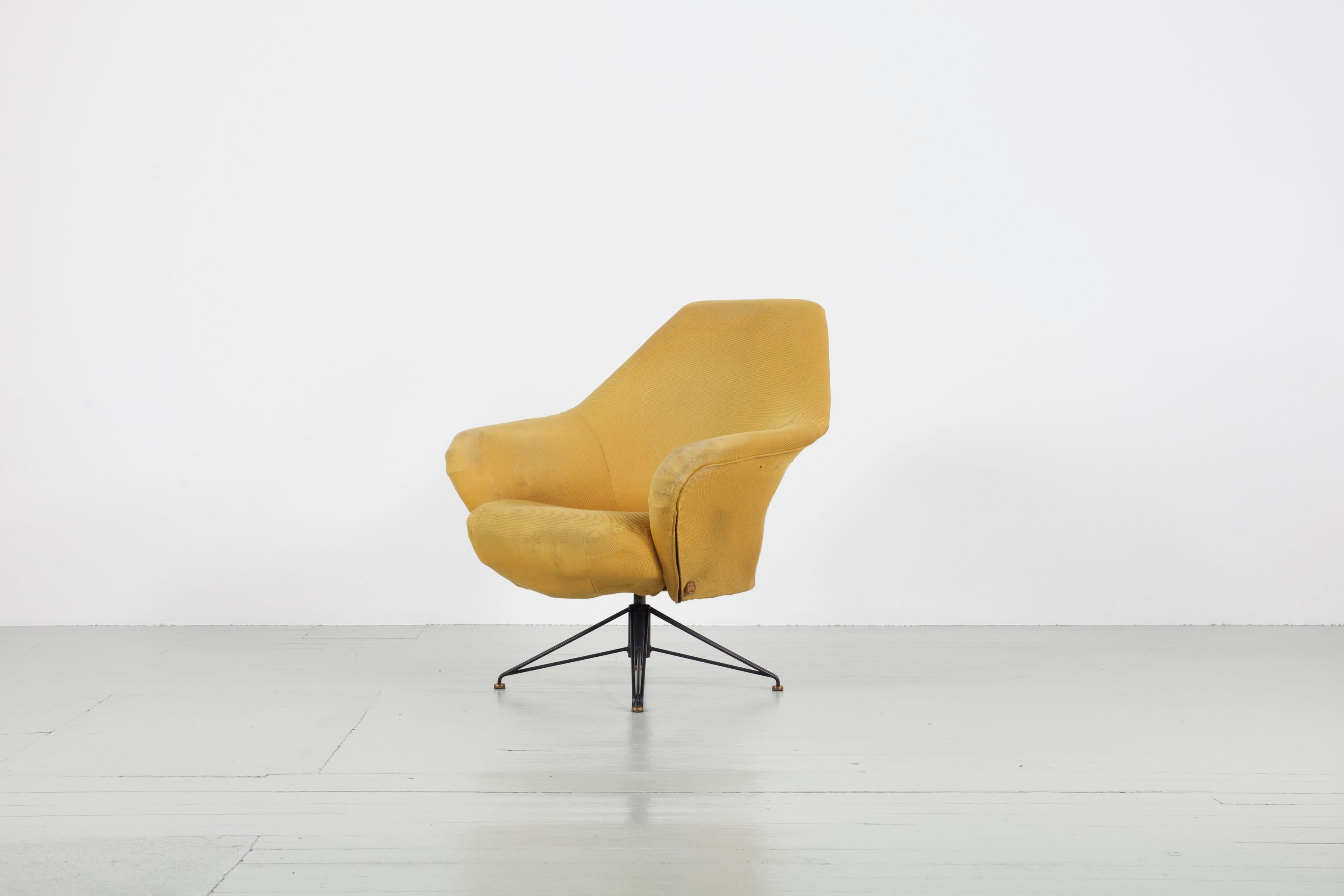 Mid-20th Century Osvaldo Borsani Swivel Chair 