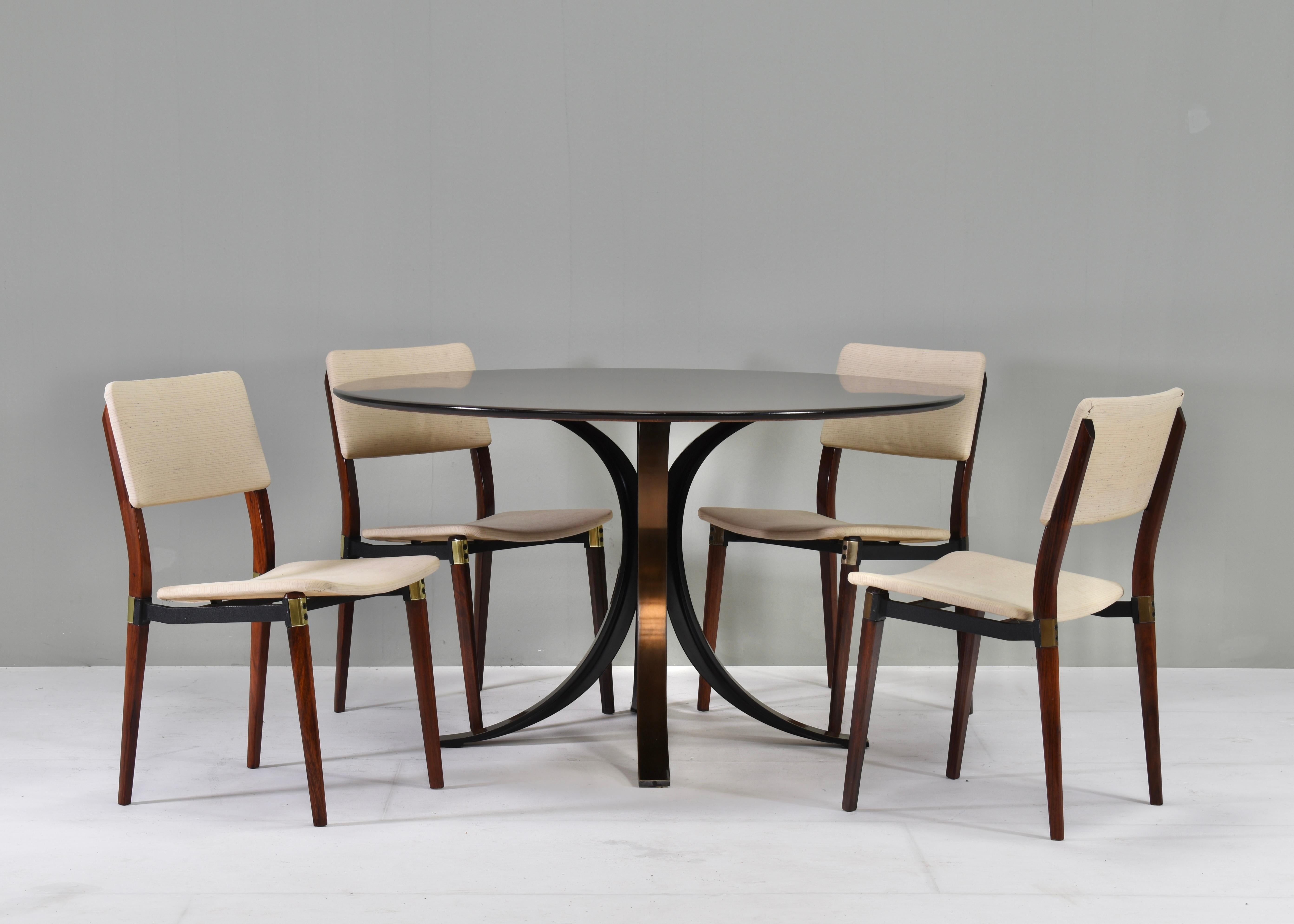 Mid-Century Modern Osvaldo Borsani T69 Round Dining Table by Tecno, Italy, circa 1960 For Sale