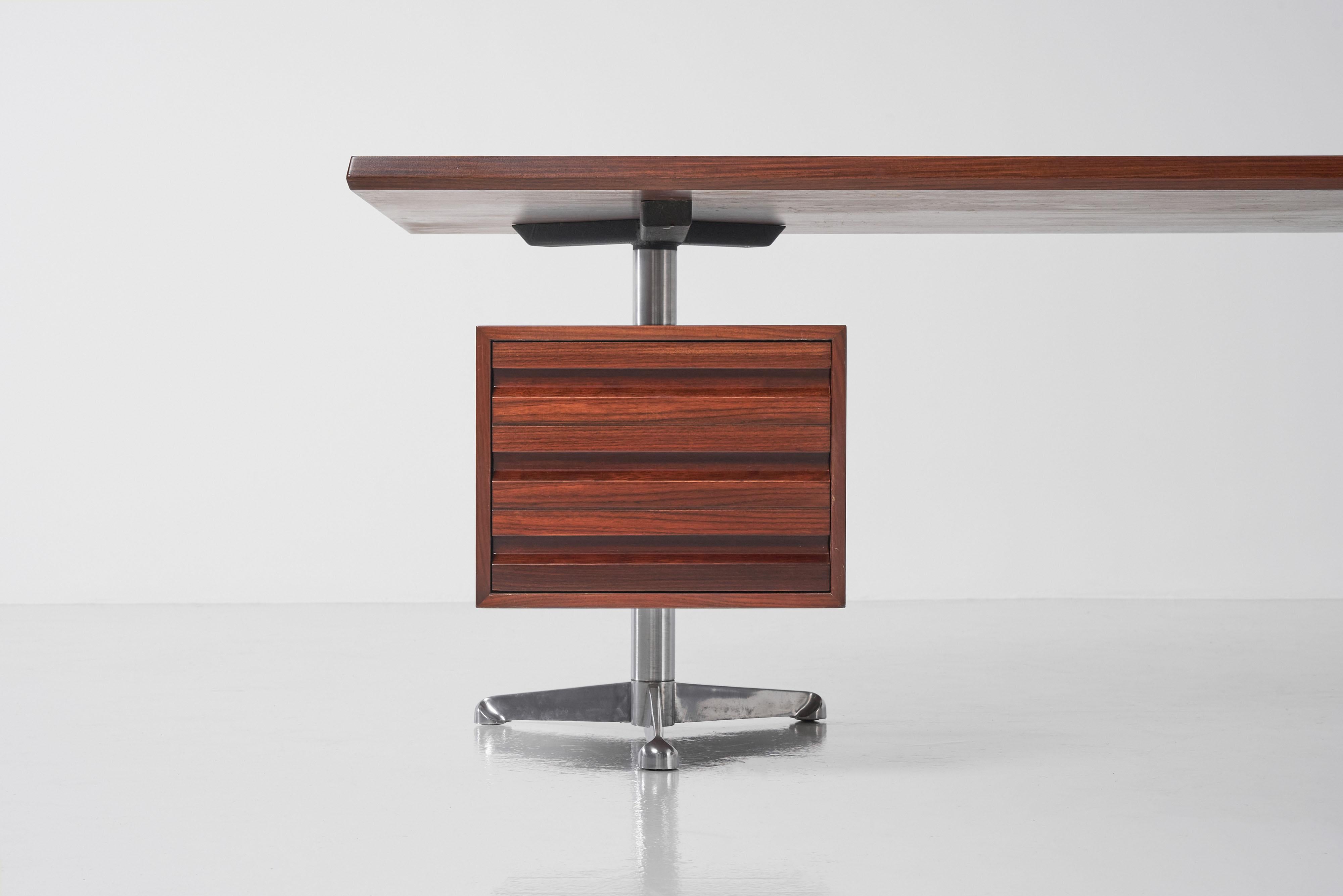 Mid-Century Modern Osvaldo Borsani T95 Desk Tecno, Italy, 1956