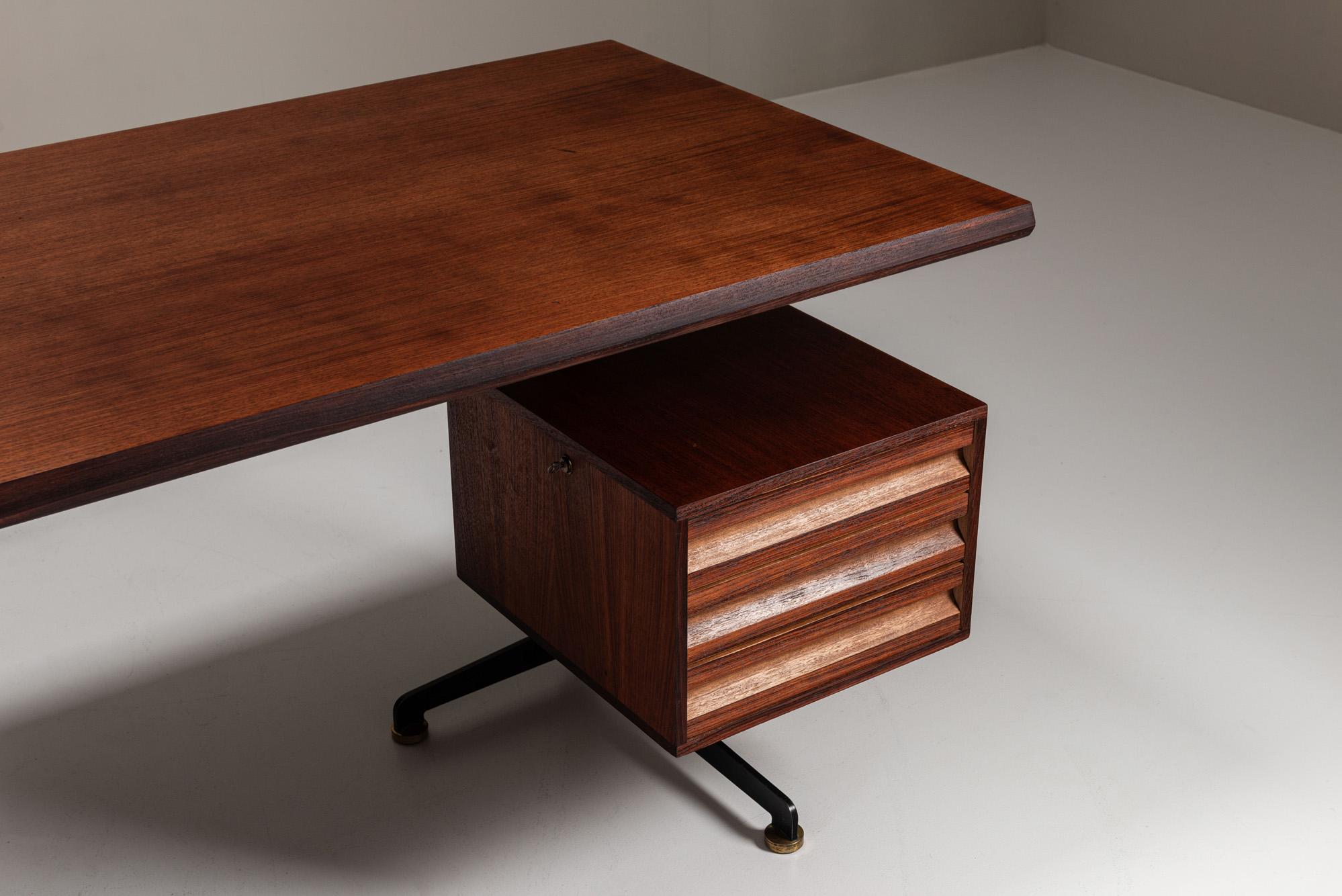 Bureau de direction 'T95' Osvaldo Borsani pour Tecno, Italie, années 1950 en vente 4