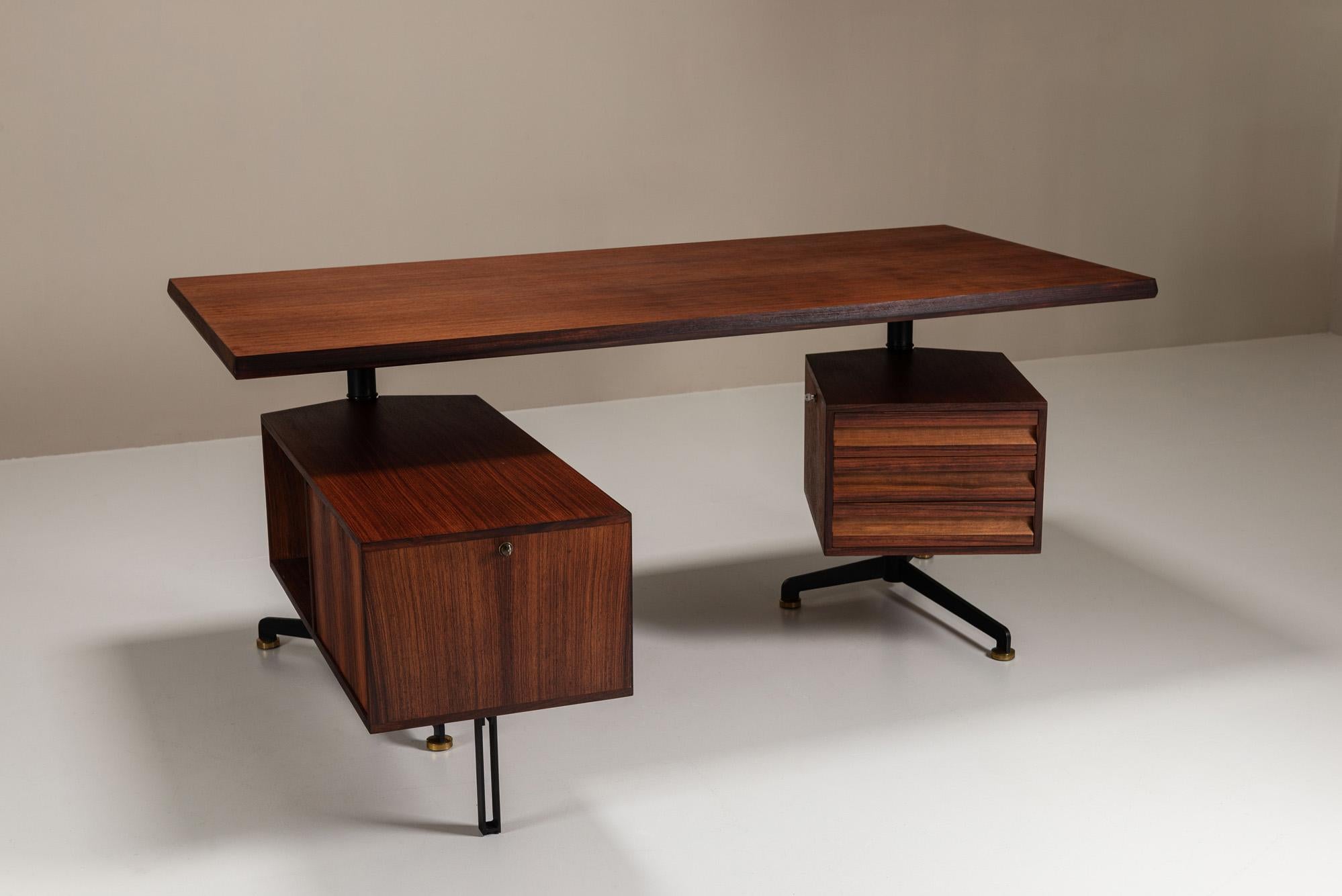 Teck Bureau de direction 'T95' Osvaldo Borsani pour Tecno, Italie, années 1950 en vente
