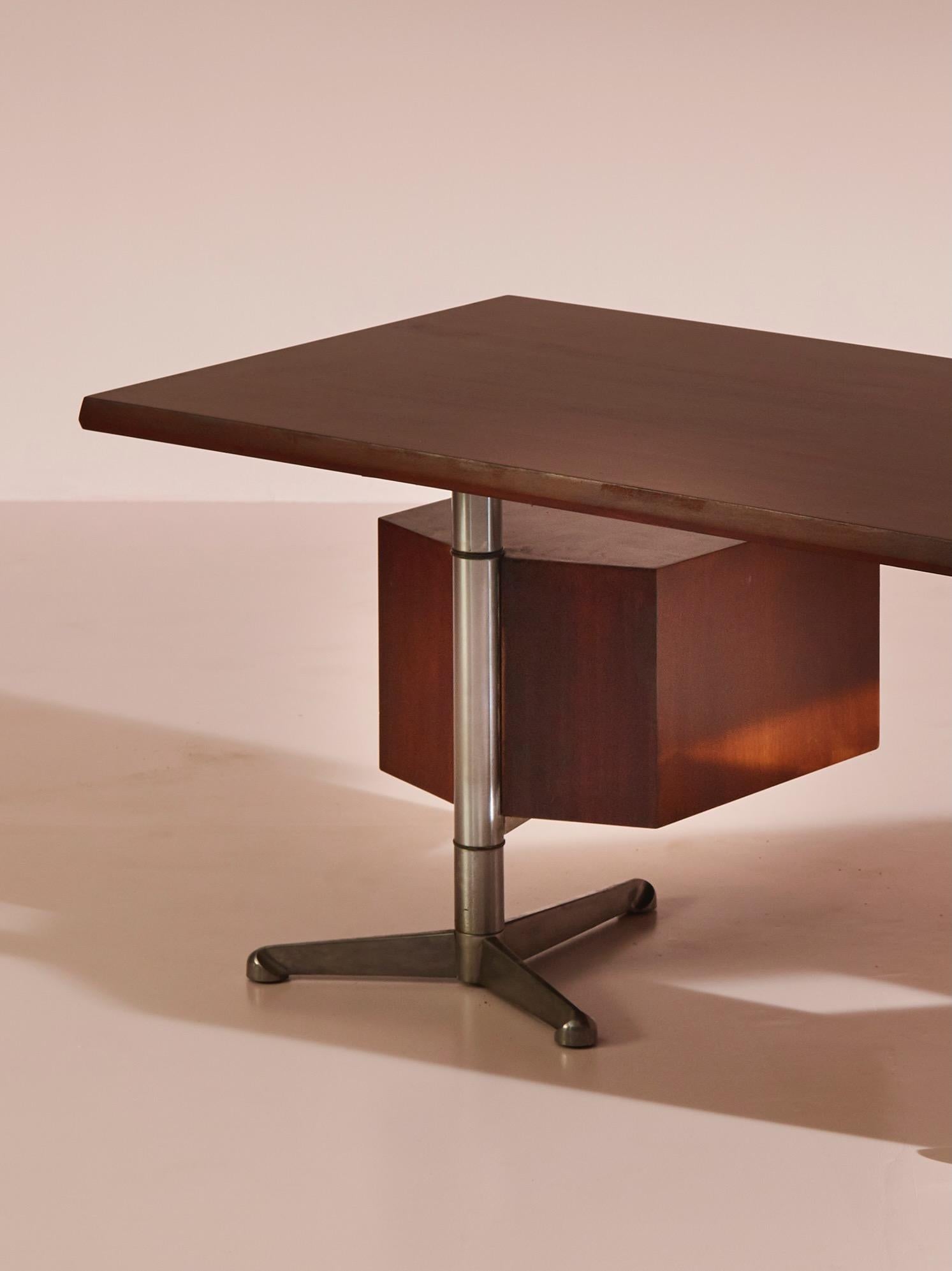 Mid-20th Century Osvaldo Borsani T95 teak and chromed steel desk for Tecno SPA, Italy, 1956 For Sale