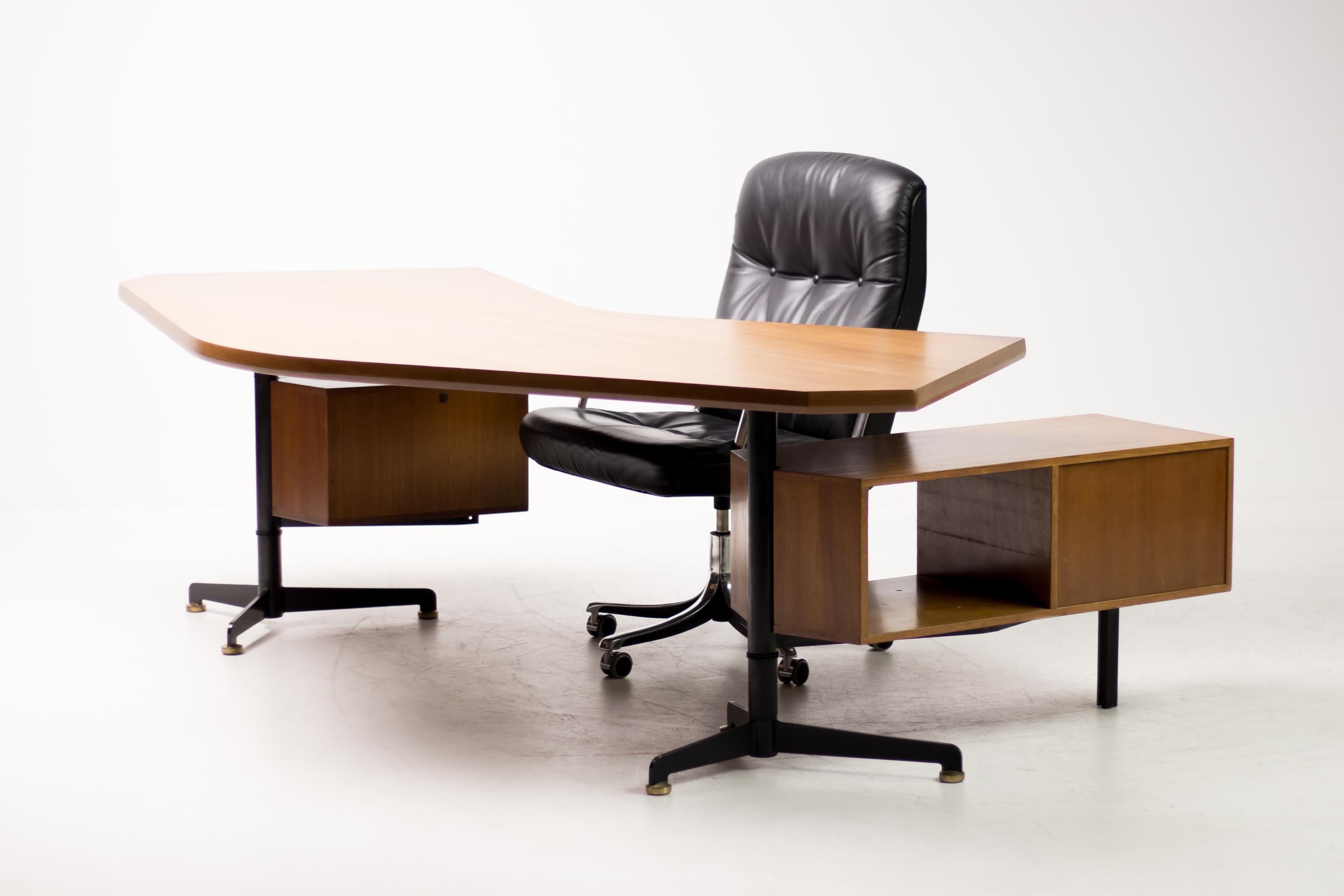 Osvaldo Borsani T96 Boomerang Desk 10