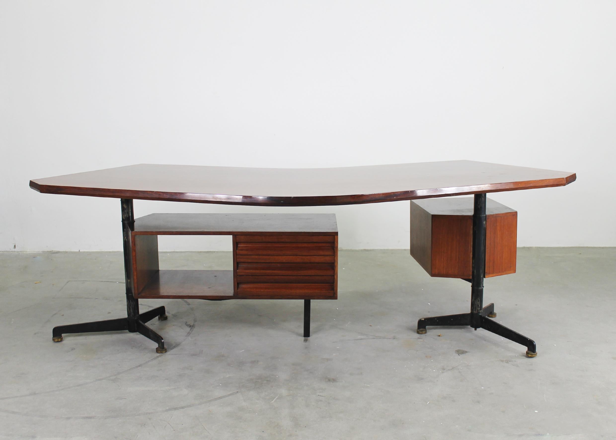 Osvaldo Borsani T96 Boomerang Executive Desk by Tecno 1960s In Good Condition In Montecatini Terme, IT