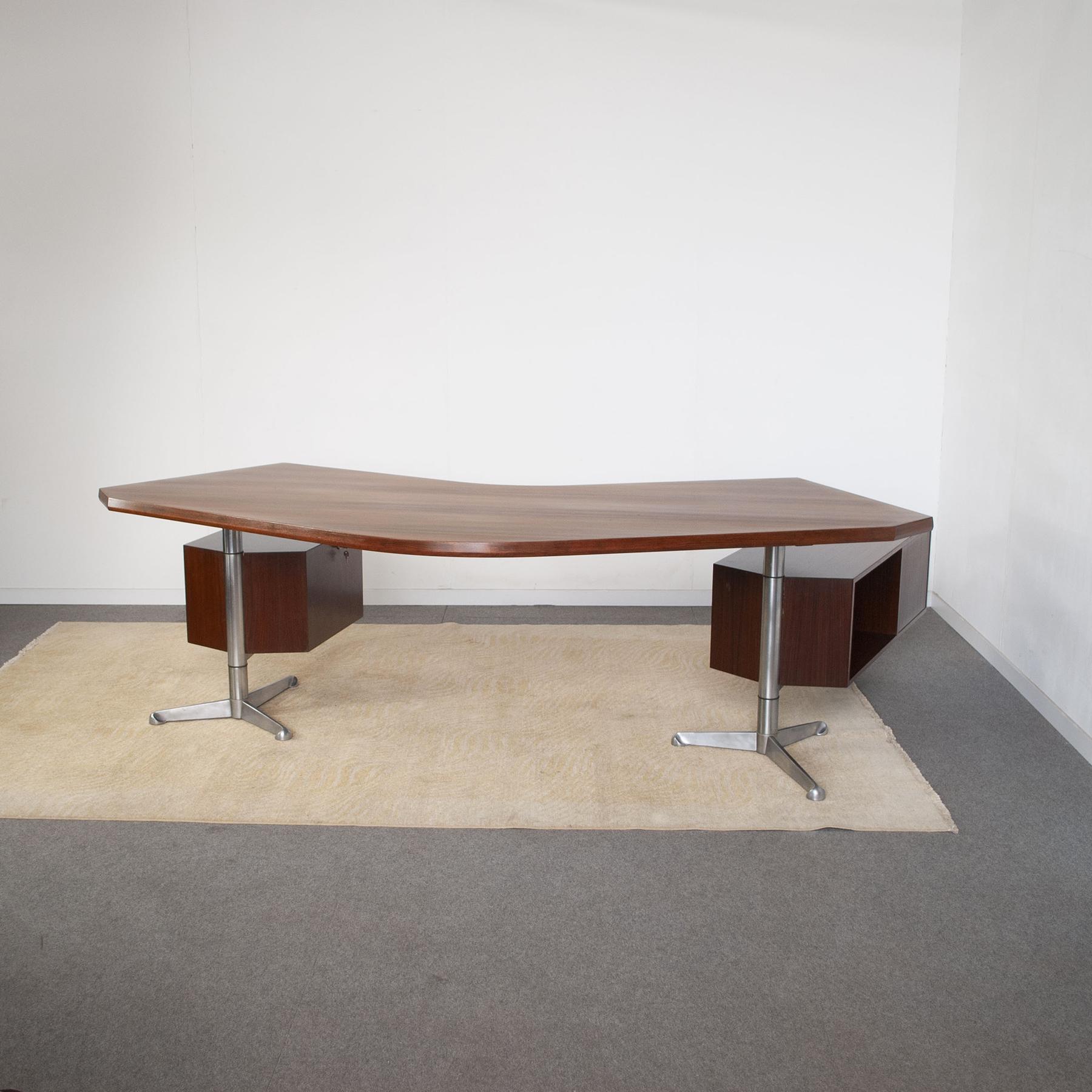 Mid-Century Modern Osvaldo Borsani T96 Desk for Tecno Late Sixties