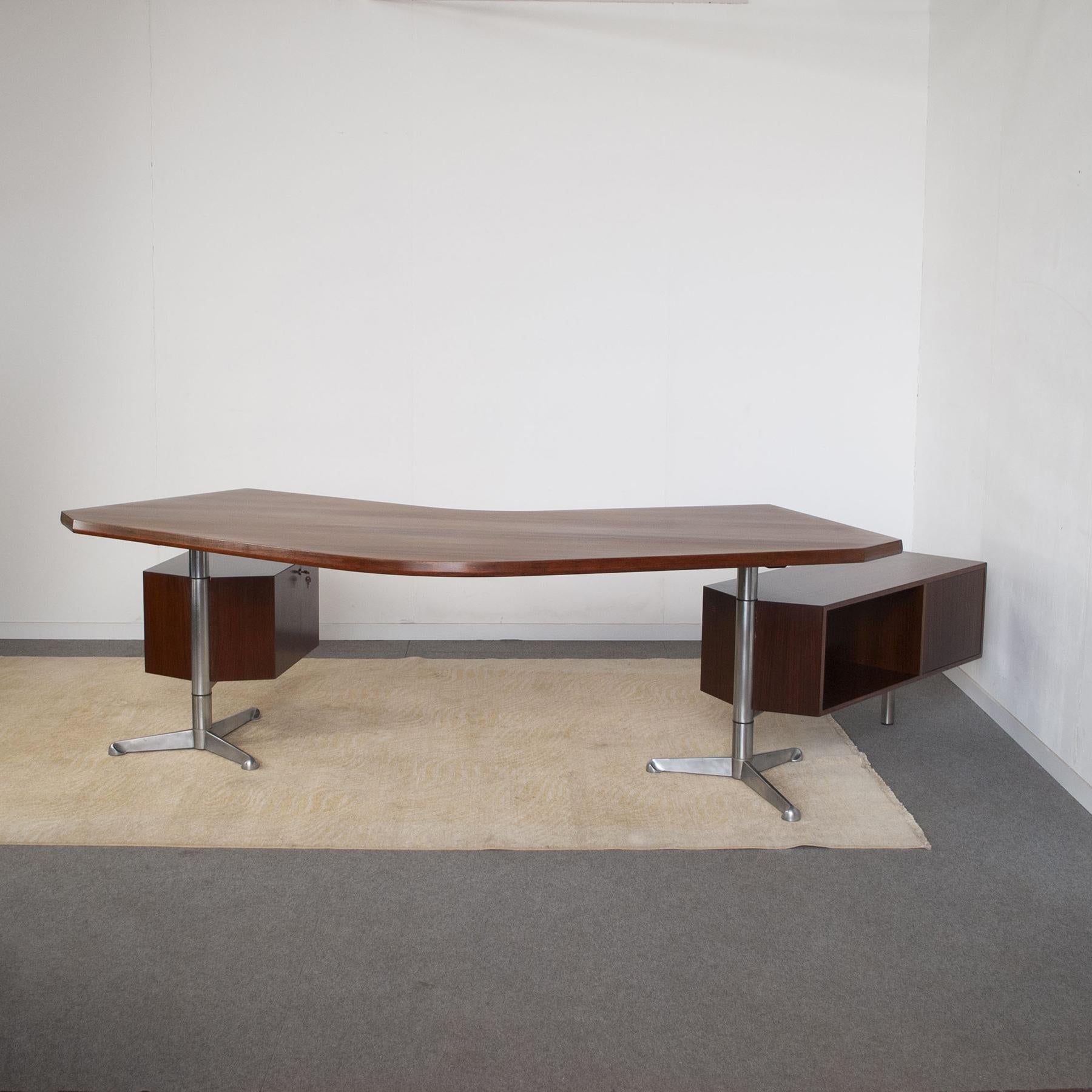 Osvaldo Borsani T96 Desk for Tecno Late Sixties In Good Condition In bari, IT