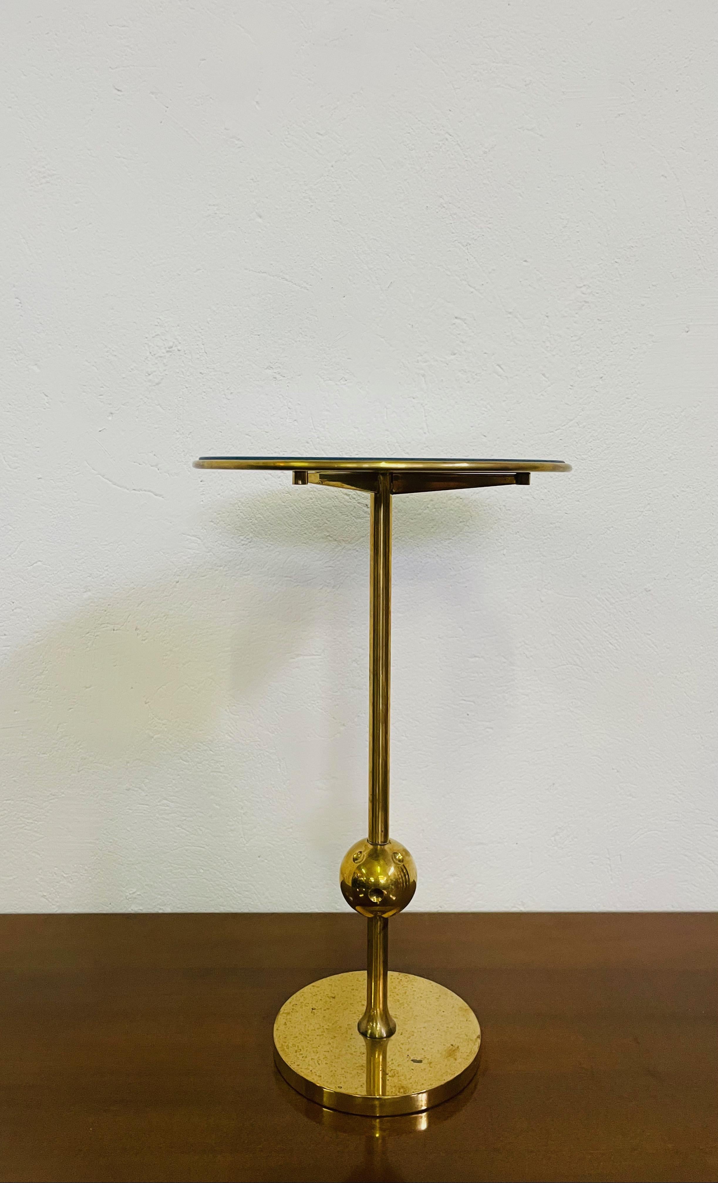 Osvaldo Borsani Kleiner Tisch Modell T1 für Tecno (Mid-20th Century) im Angebot