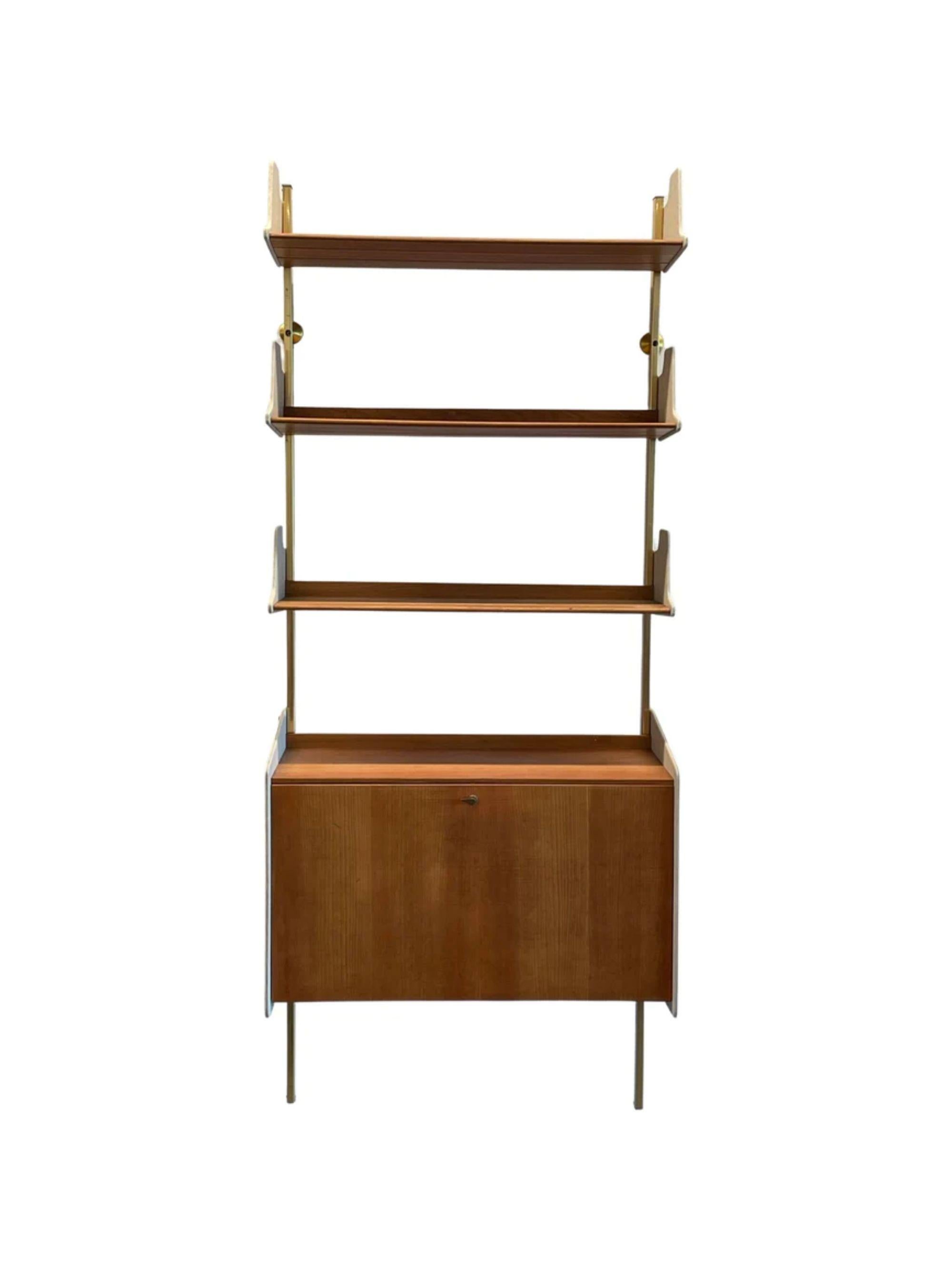 Osvaldo Borsani L60 Regalsystem mit integriertem Sekretär oder Barschrank

Osvaldo Borsani L60 Regalsystem mit integriertem Sekretär oder Barschrank für Tecno, Italien, entworfen 1946, um 1953.

Zusätzliche Informationen:
MATERIALIEN: Birnbaumholz,