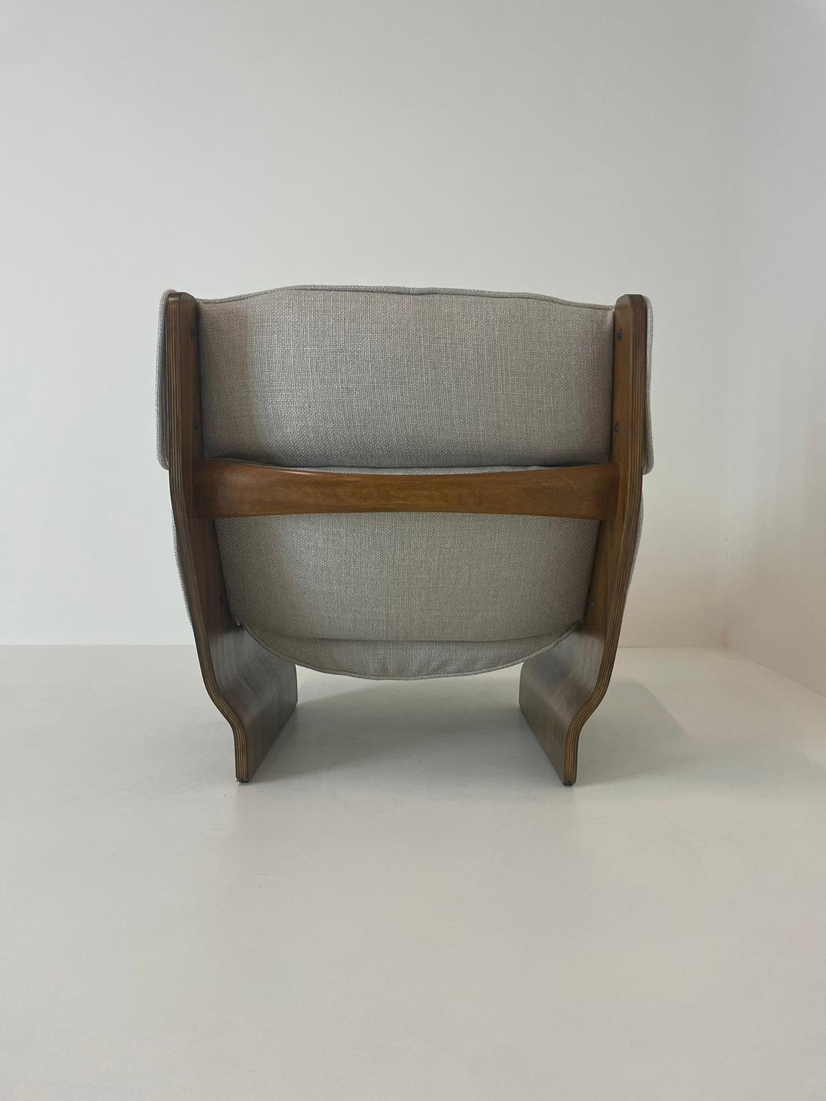 Osvaldo Borsani Tecno Pair of P110 Canada Lounge Chair Fabric Walnut Italy 1965 5