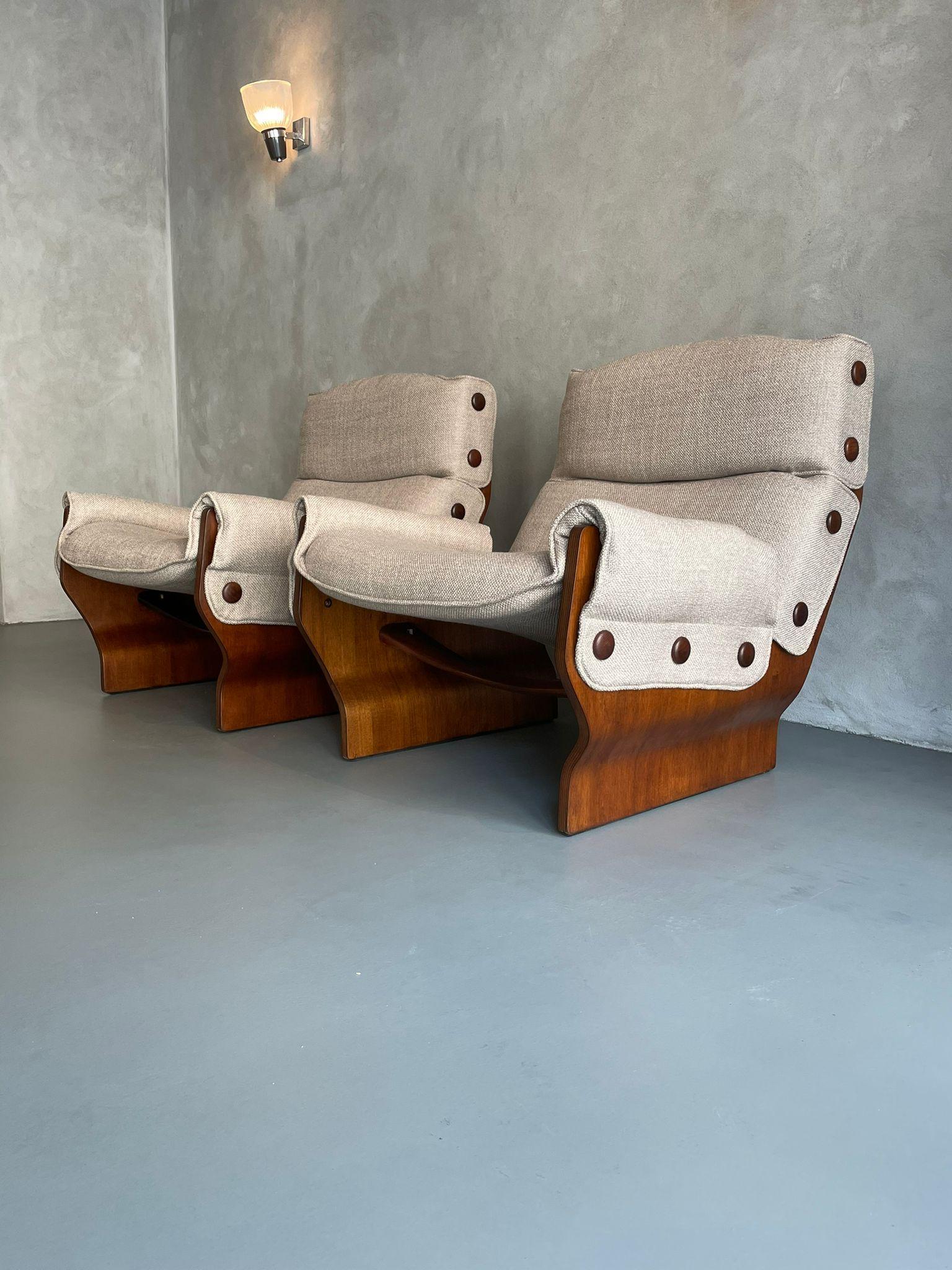 A pair of mod. 