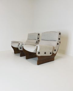 Osvaldo Borsani Tecno Pair of P110 Canada Lounge Chair Fabric Walnut Italy 1965