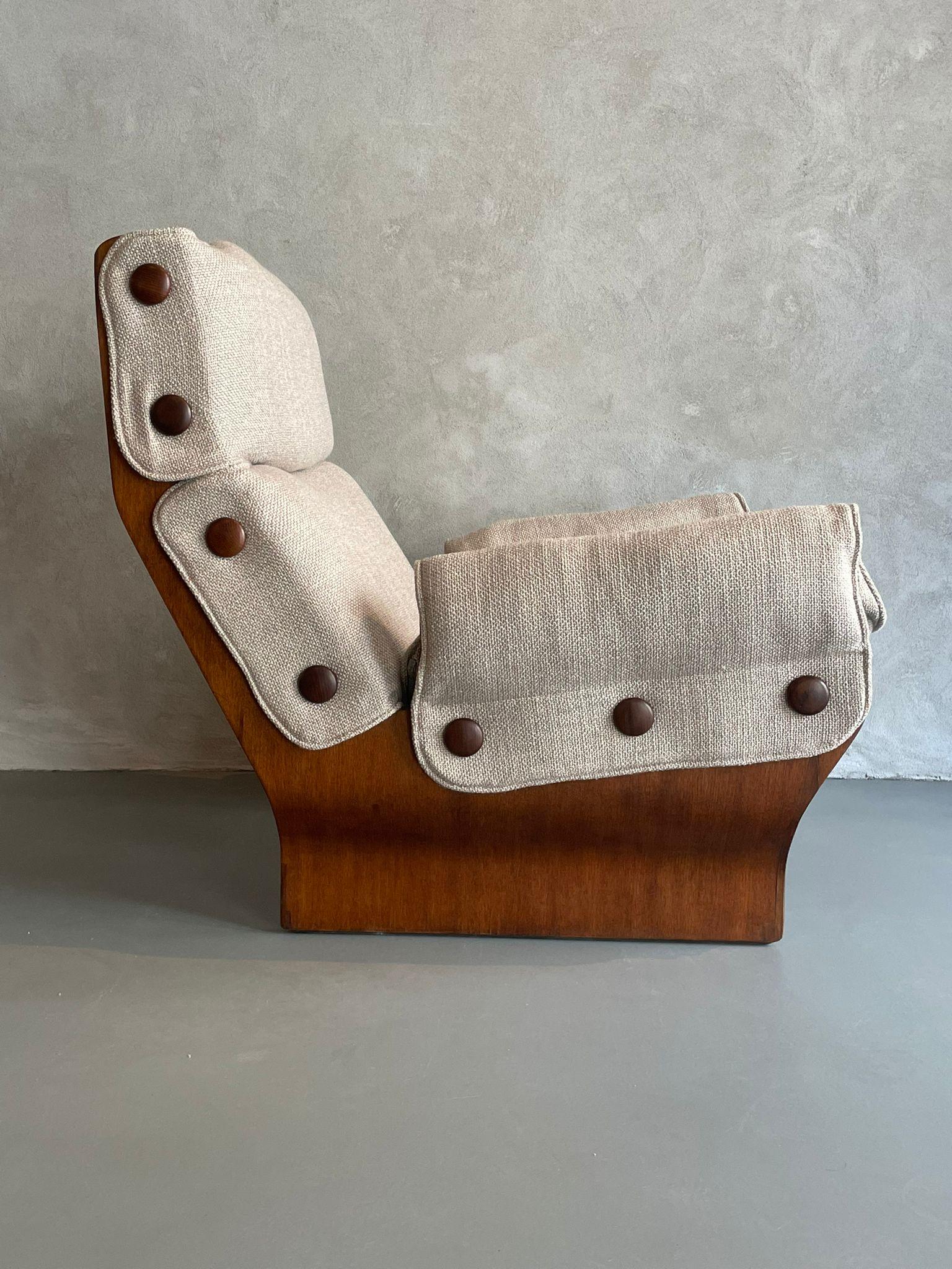 Italian Osvaldo Borsani Tecno Pair of P110 Canada Lounge Chair Fabric Walnut Italy 1965