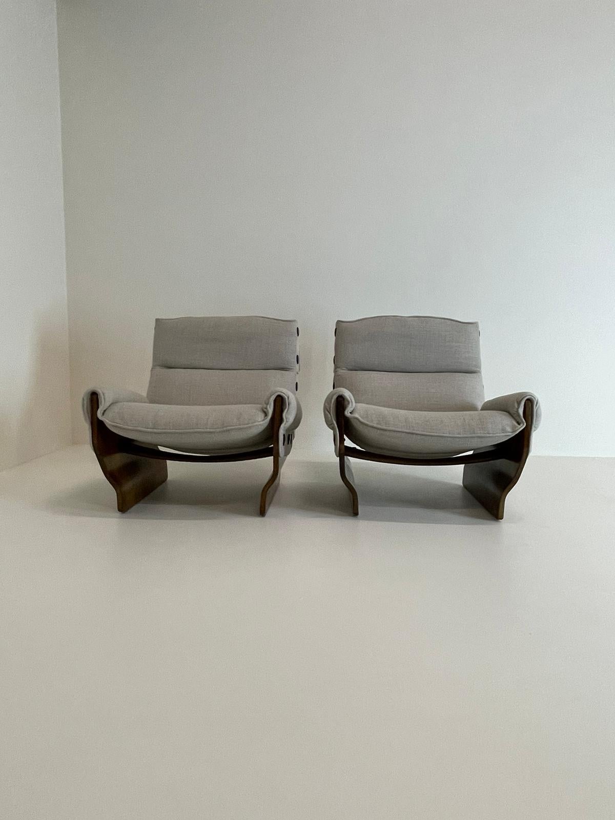 Osvaldo Borsani Tecno Pair of P110 Canada Lounge Chair Fabric Walnut Italy 1965 1