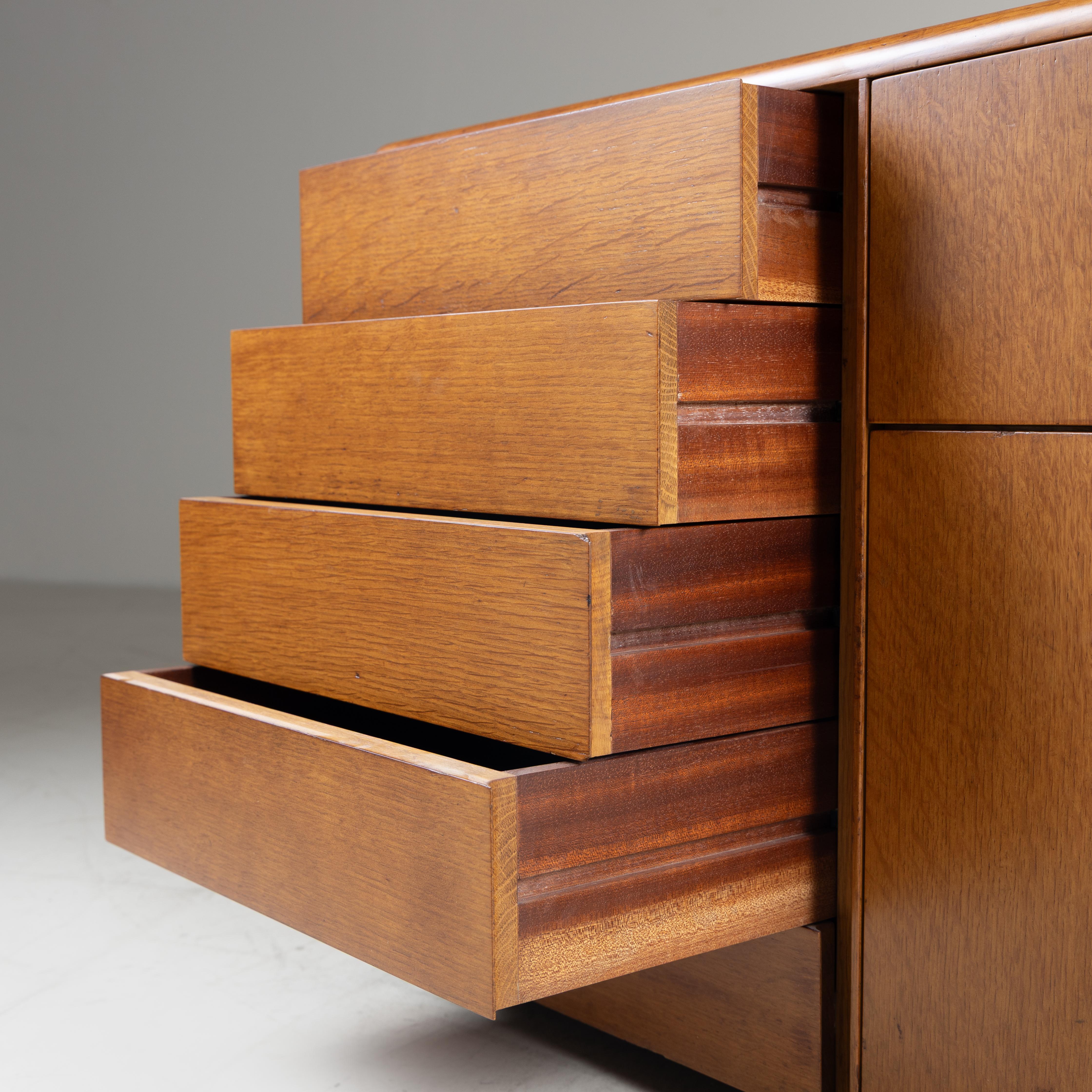 Cassettiera in legno Osvaldo Borsani Tecno, 1960 in vendita 5