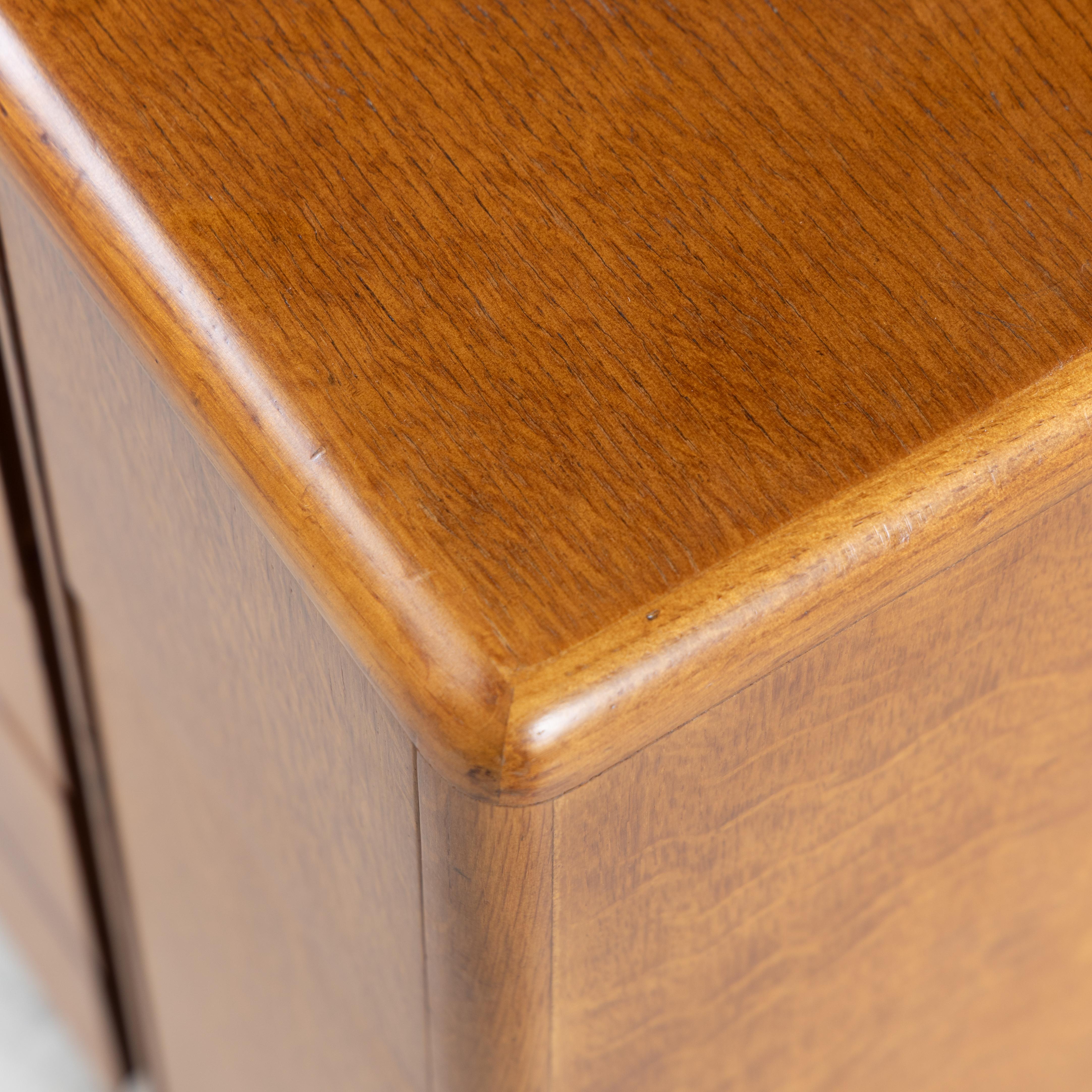 Mid-Century moderno Cassettiera in legno Osvaldo Borsani Tecno, 1960 in vendita