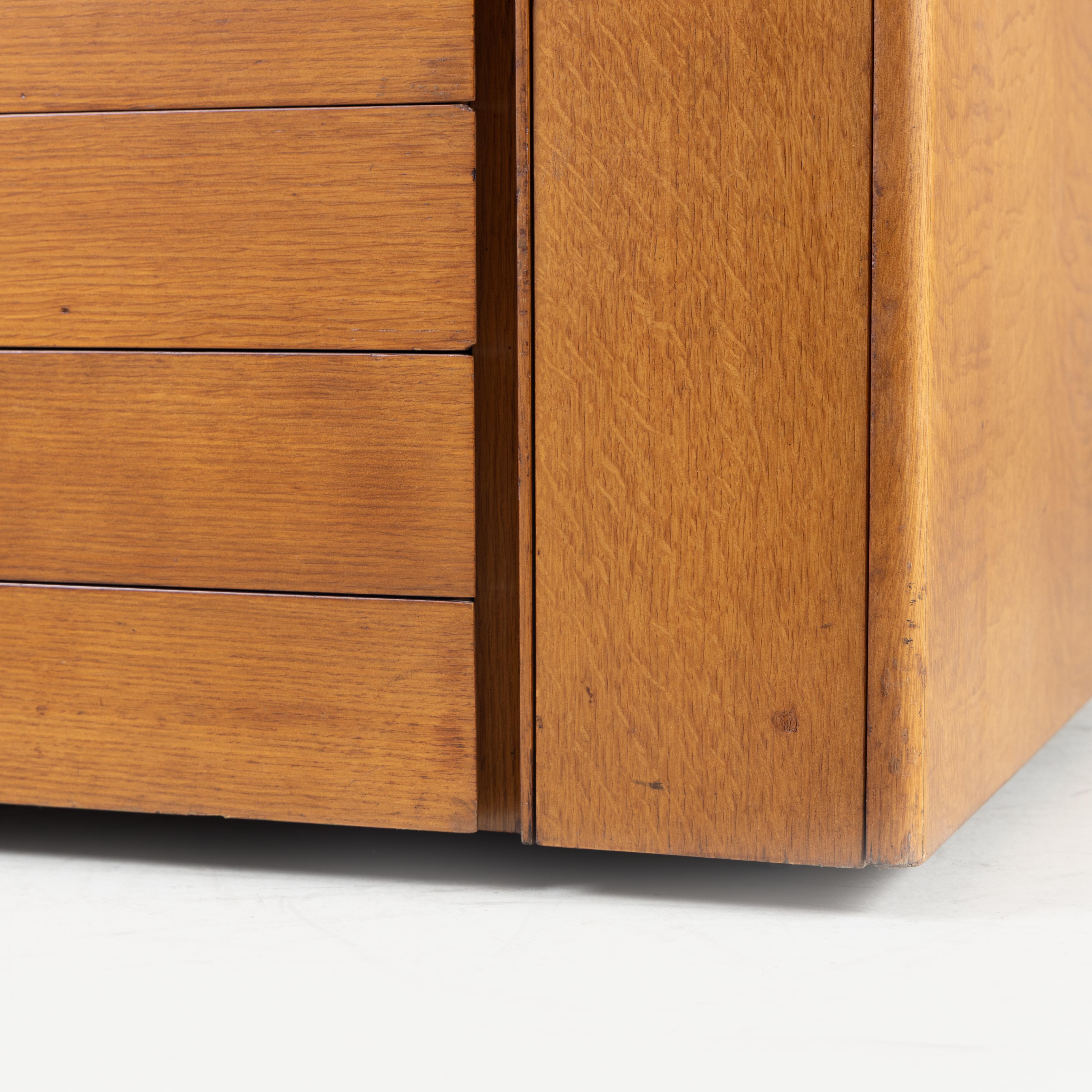 Cassettiera in legno Osvaldo Borsani Tecno, 1960 in vendita 2