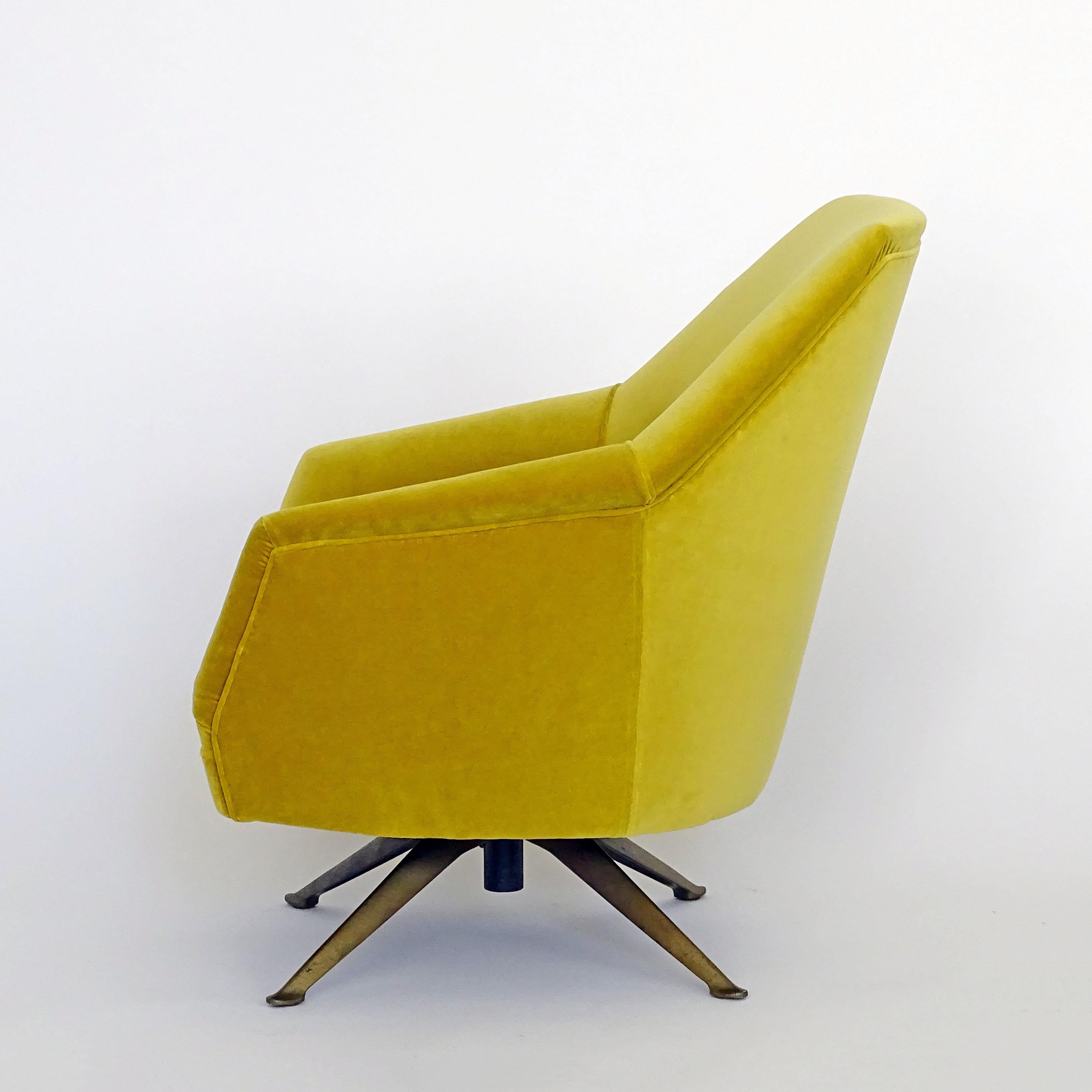 Mid-Century Modern Suite trois pièces en velours jaune Osvaldo Borsani, Italie années 1950 en vente