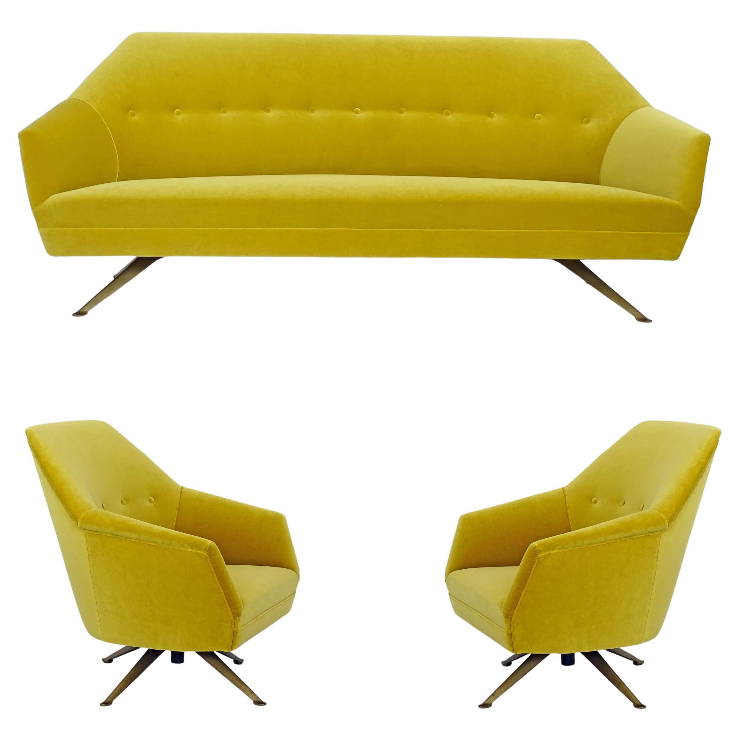 Suite trois pièces en velours jaune Osvaldo Borsani, Italie années 1950 en vente