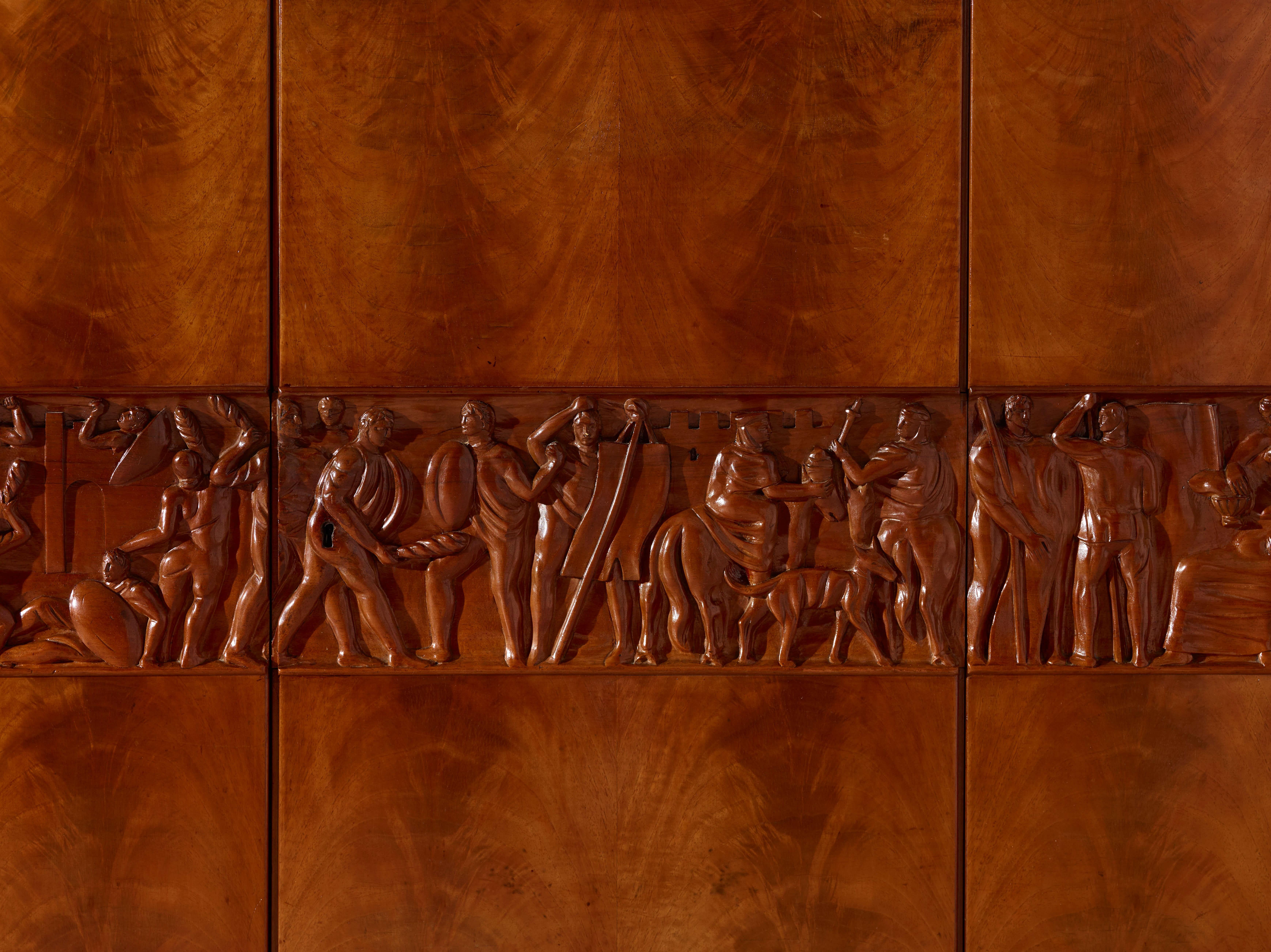 Grande credenza unica, Arredamenti attribuiti a Borsani Varedo, Italia, anni '40 In condizioni buone a Chiavari, Liguria