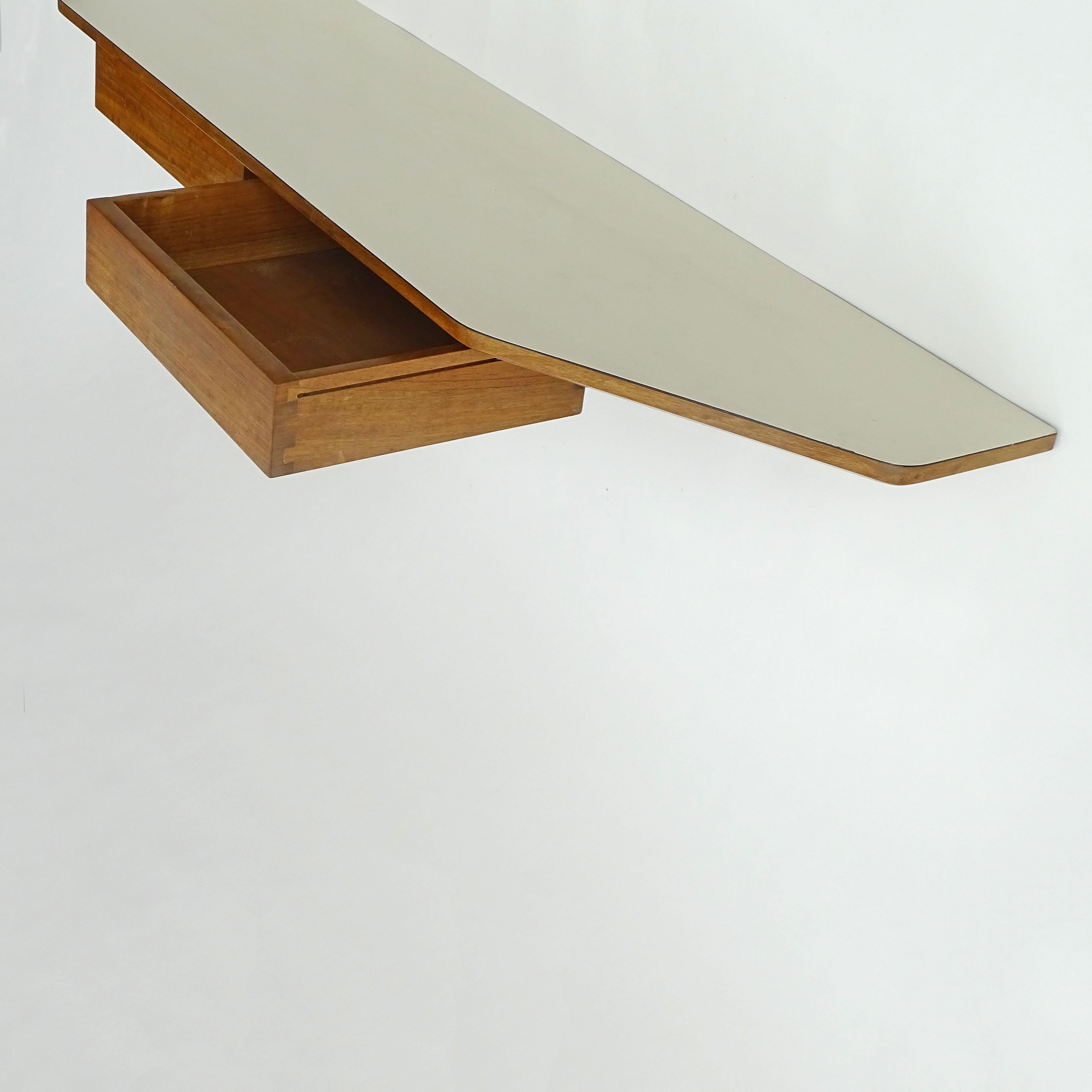 Osvaldo Borsani wall console in wood and formica top, Italy 1950s In Excellent Condition For Sale In Milan, IT