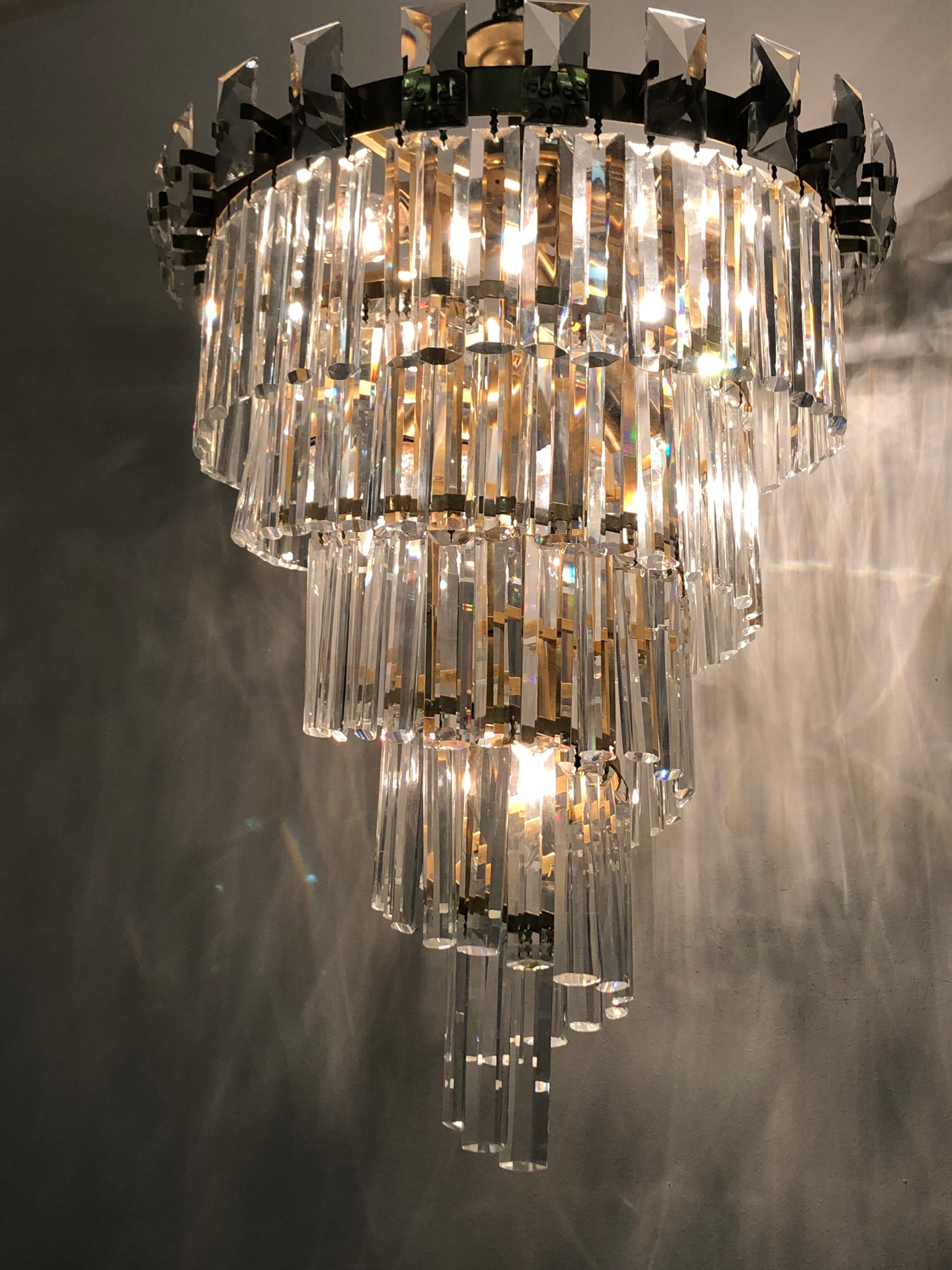 Mid-Century Modern Oswald Haerdtl & Lobmeyr Crystal and Gilt Brass Chandelier, Austria, circa 1950s