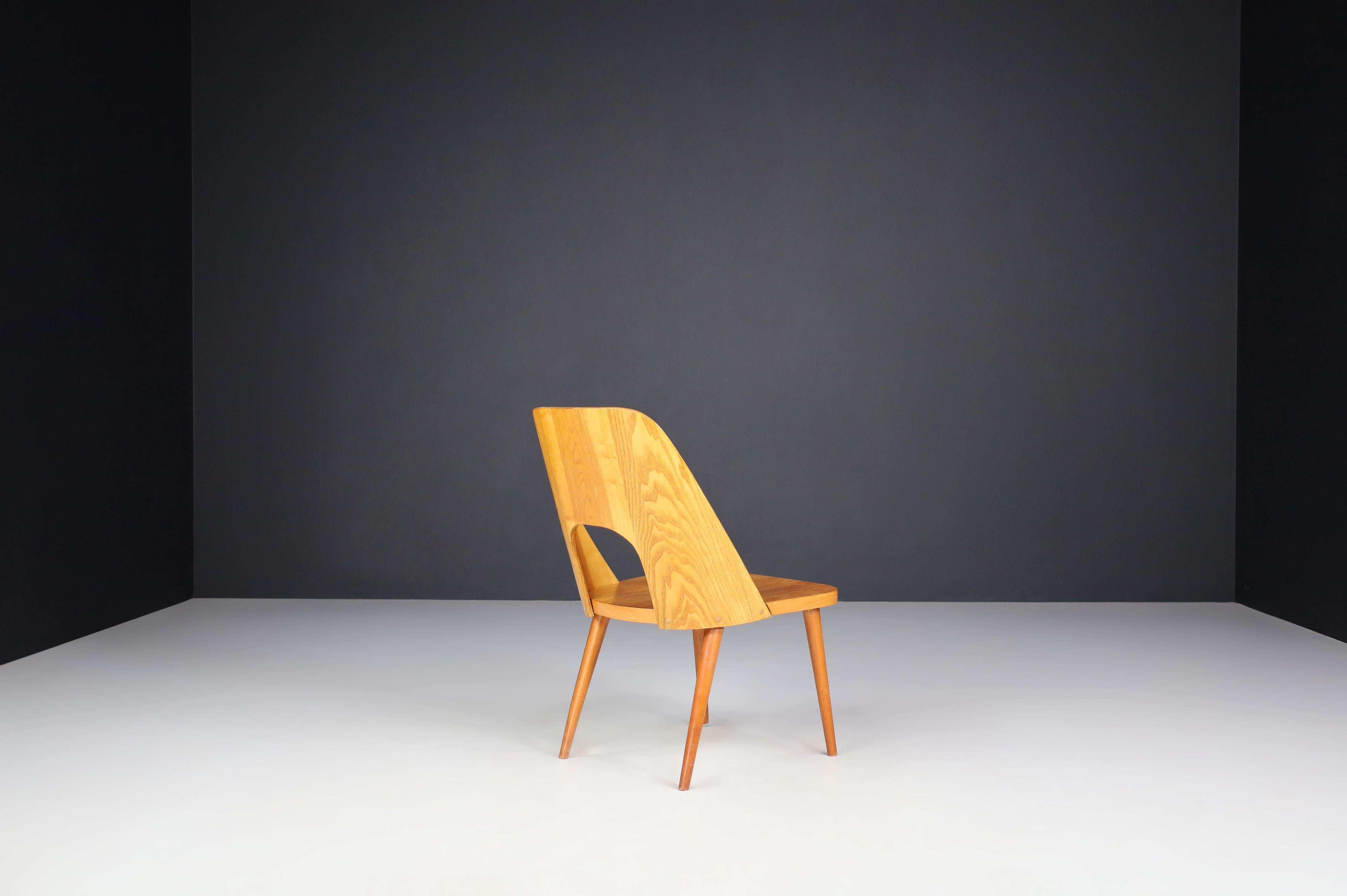 Frêne Oswald Haerdtl - Ensemble de quatre chaises à bascule, années 1950 en vente