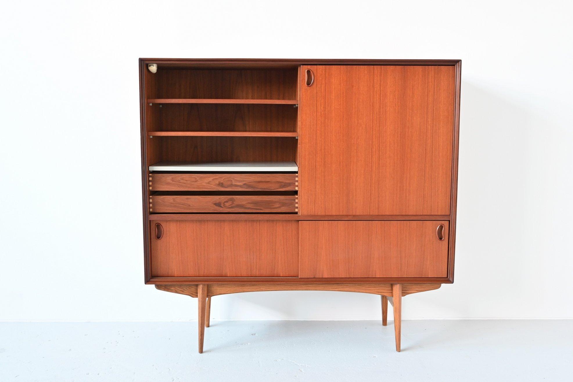 Mid-Century Modern Oswald Vermaercke Model Paola Teak Buffet V-Form, Belgium, 1959