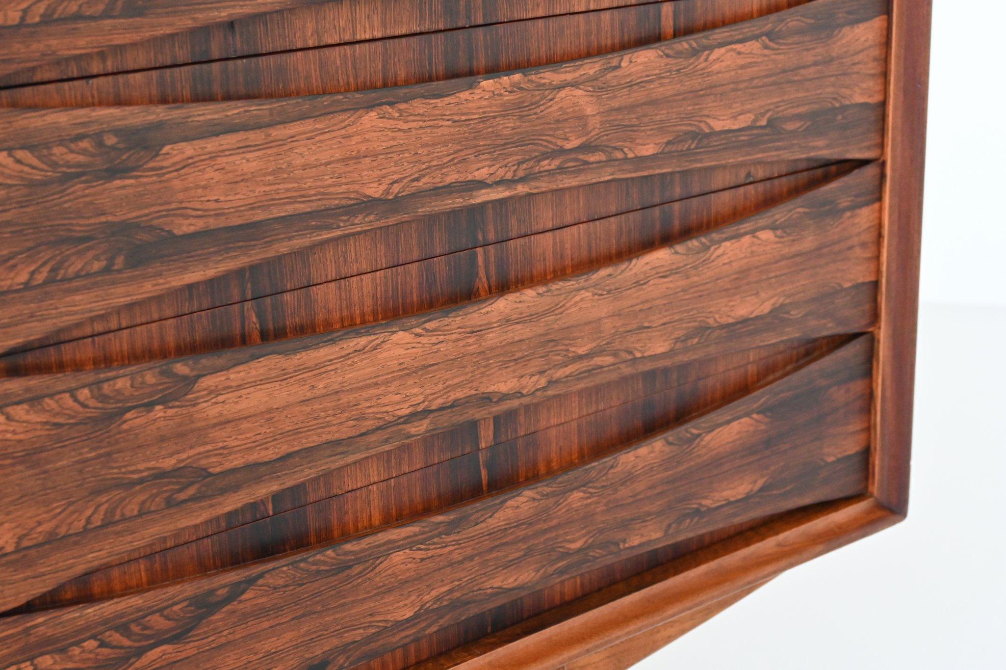 Oswald Vermaercke 'Paola' sideboard rosewood V Form Belgium 1960 For Sale 3