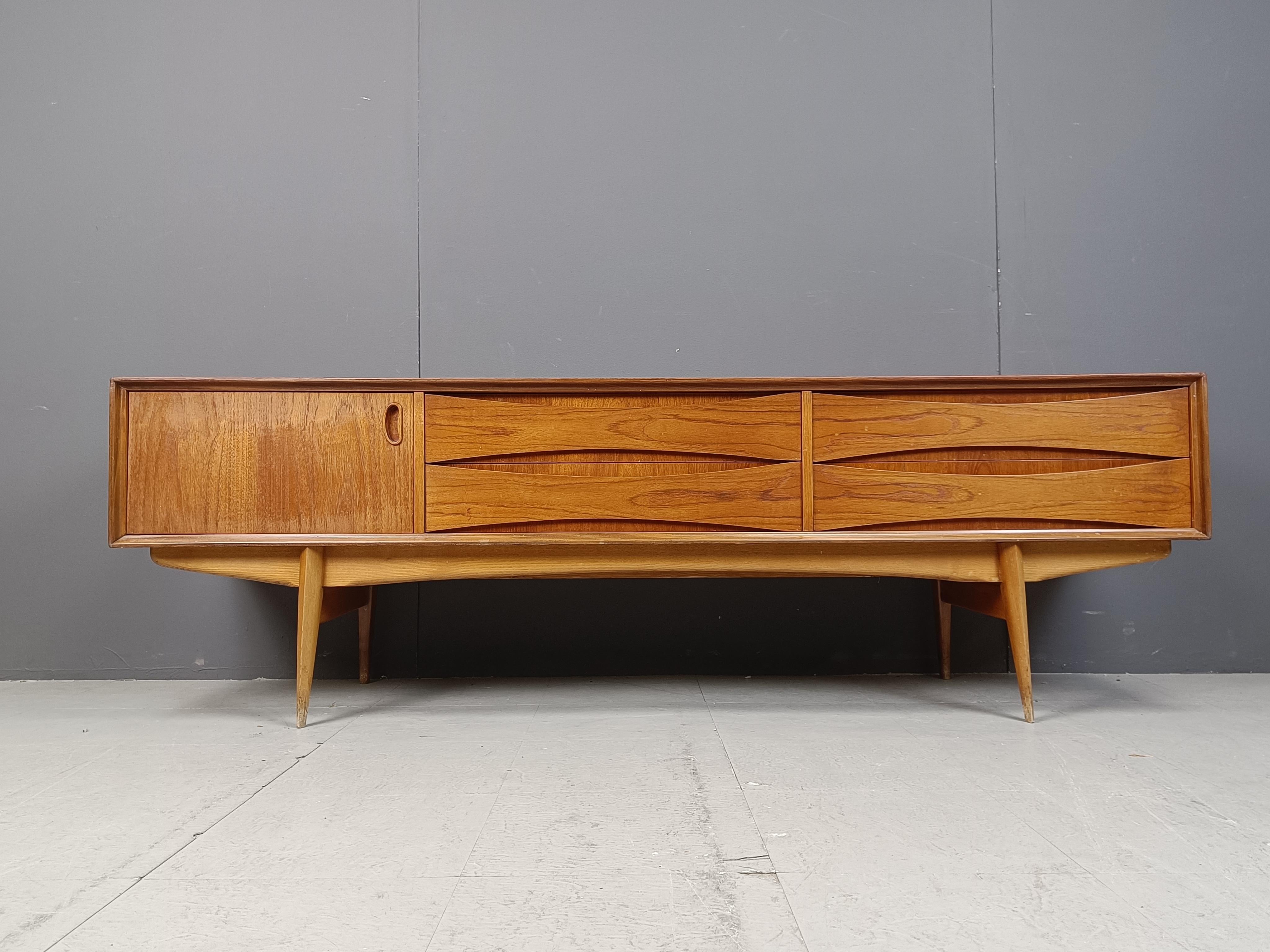 Teak Oswald Vermaercke Paola teak lowboard V-Form Belgium 1959