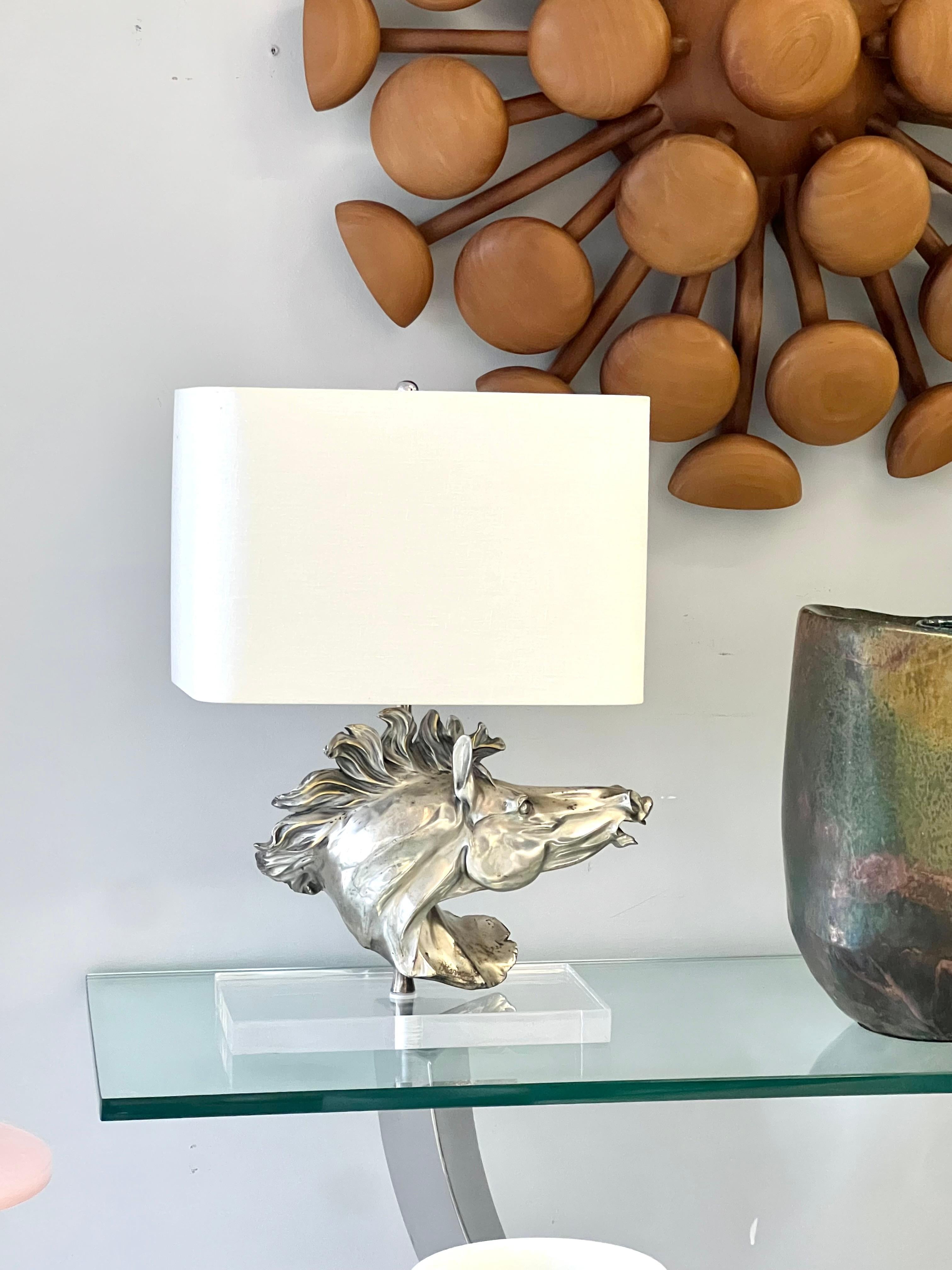 Lampada da tavolo a cavallo grande in argento di Otavianni In condizioni buone in vendita a Miami, FL