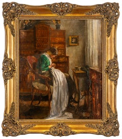 Giovane donna che cuce