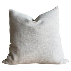 Otis Belgian Snow Leinenkissen 22 x 22 mit Dauneneinlage