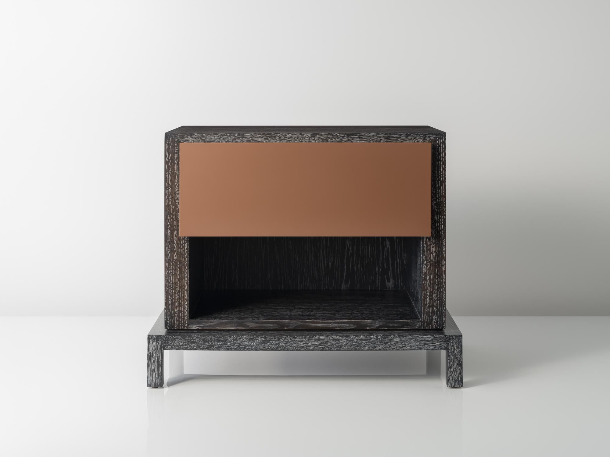 Américain Meuble de chevet Otley, 1 tiroir, contemporain, chêne cérusé par Matthew Fairbank en vente