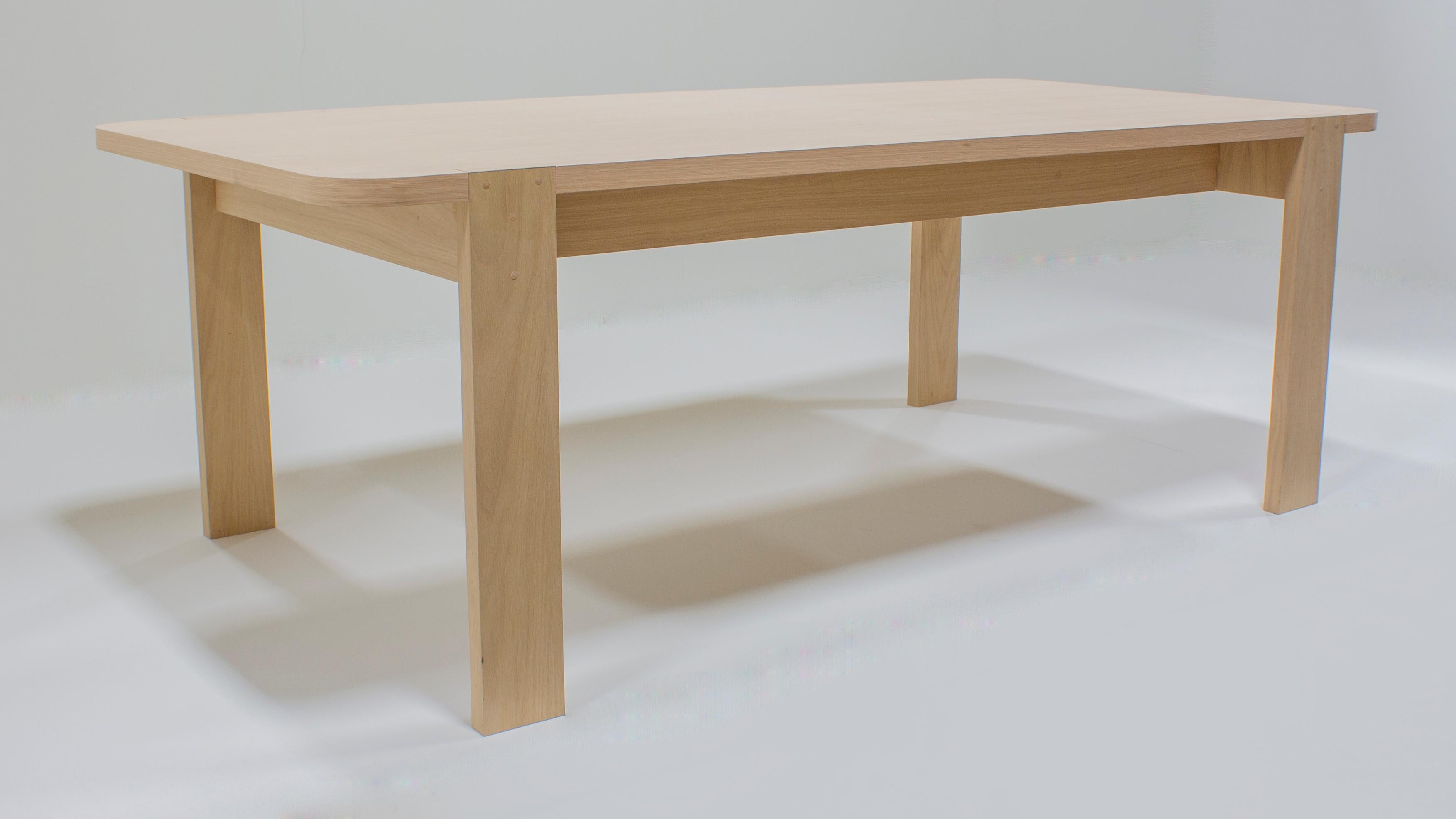 Table à manger d'inspiration japonaise Oto-San de Tronk Design Neuf - En vente à Cincinnati, US