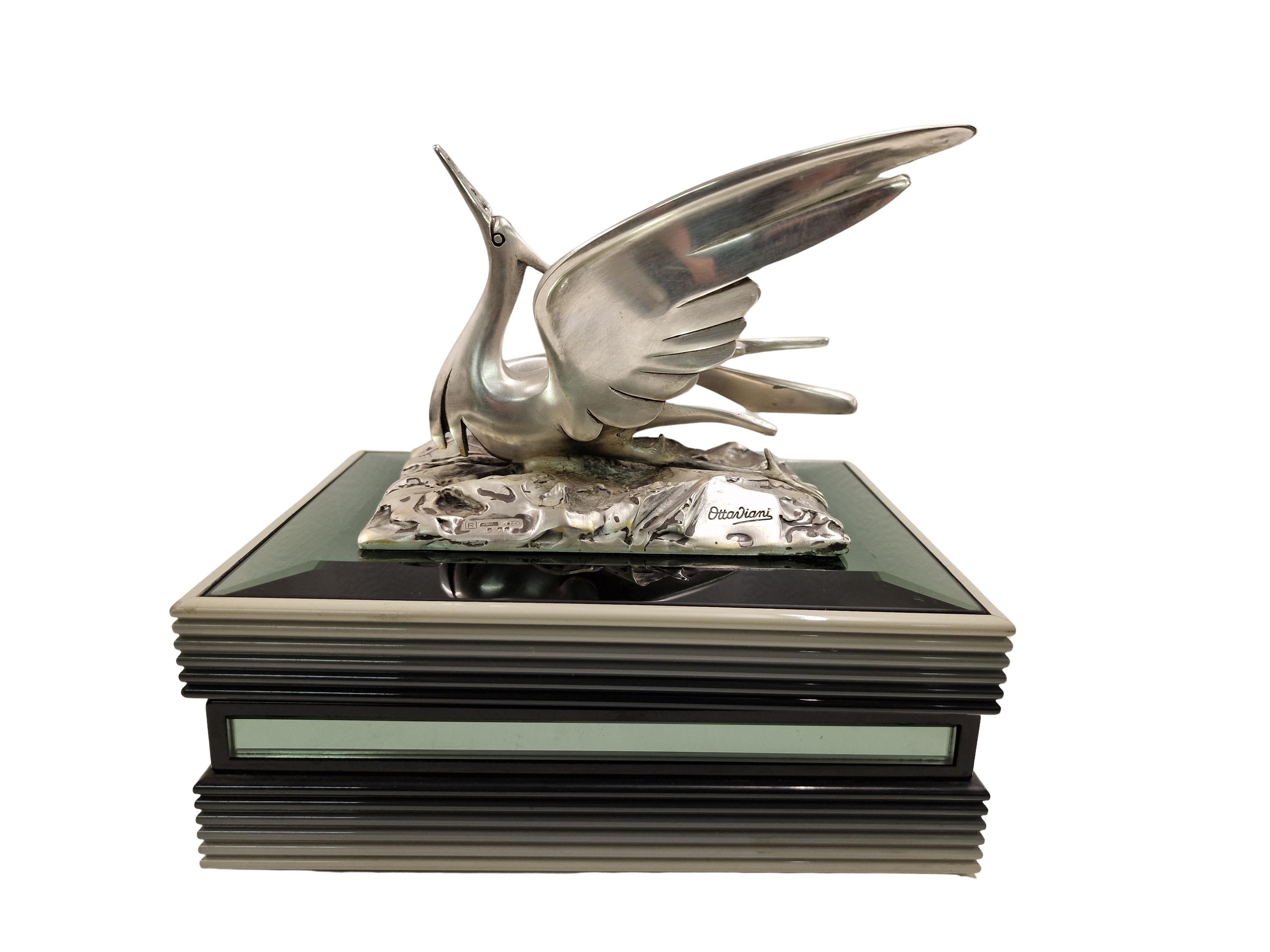 Caja con tapa de plata de ley italiana de mediados de siglo Ottaviani con grulla de pájaro, años 70 finales del siglo XX