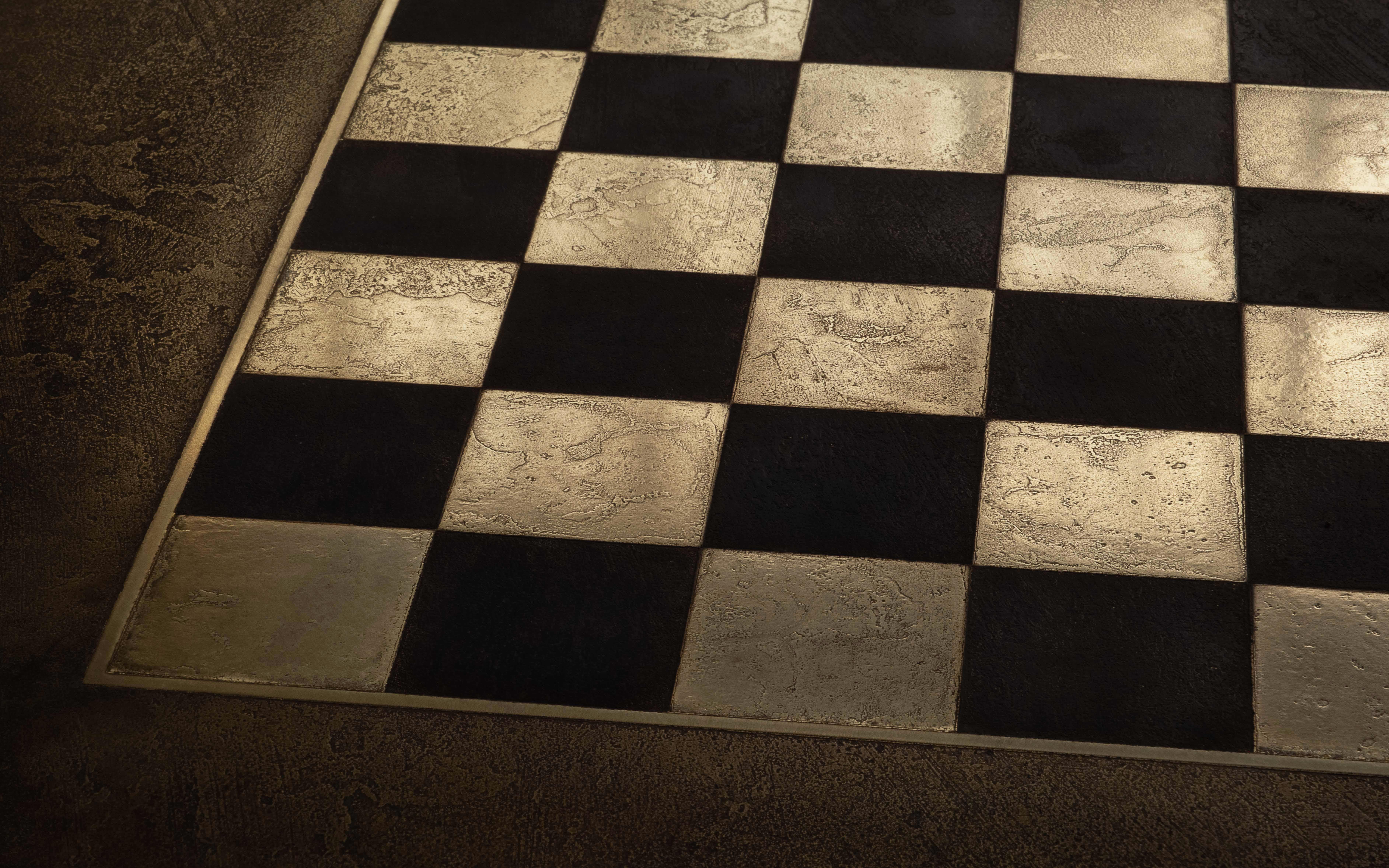 Otterburn Chess Table - Massives handpatiniertes Messing und Walnuss - Made in Britain im Angebot 3
