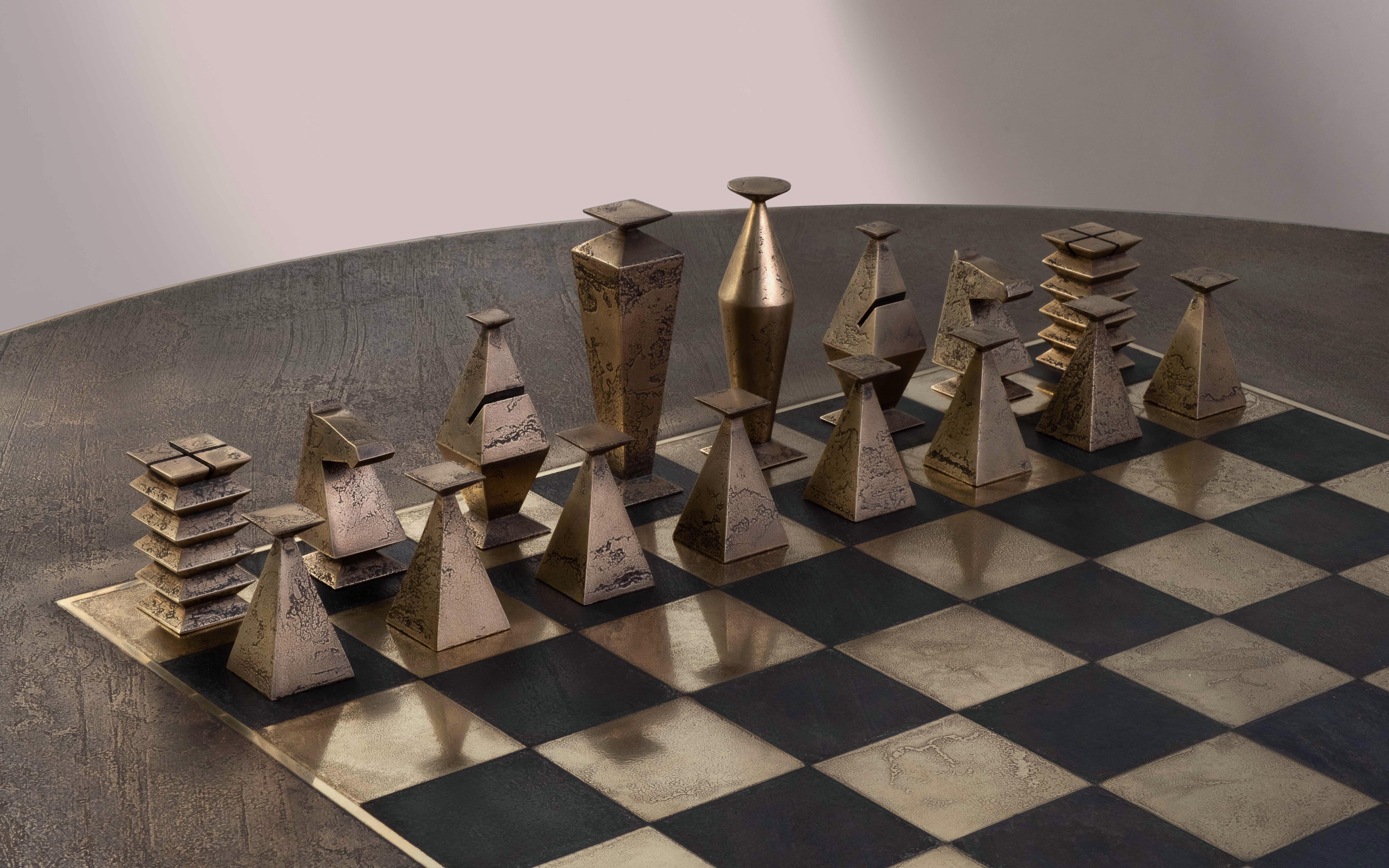 Otterburn Chess Table - Massives handpatiniertes Messing und Walnuss - Made in Britain (Blech) im Angebot