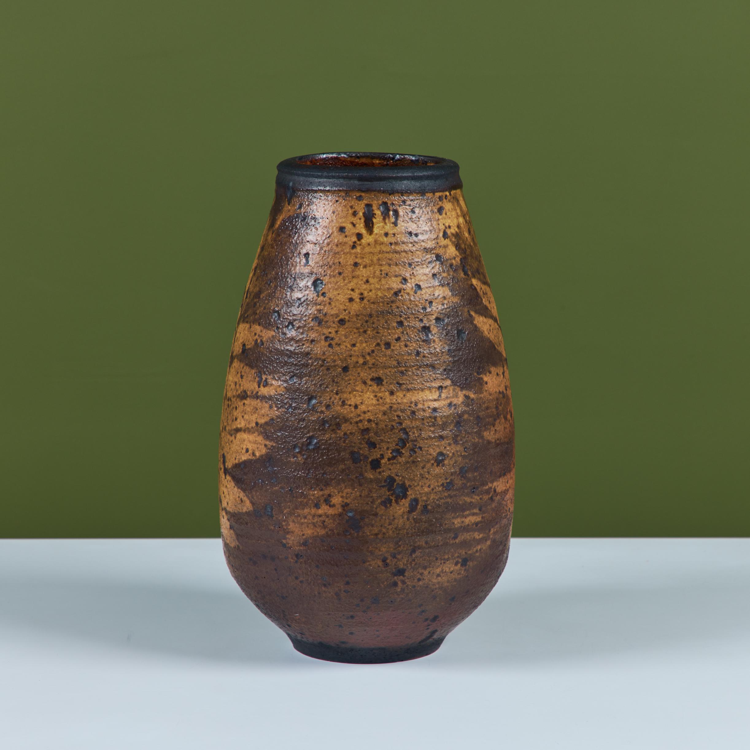 Americano Vaso di Studio Pottery di Otto and Vivika Heino in vendita