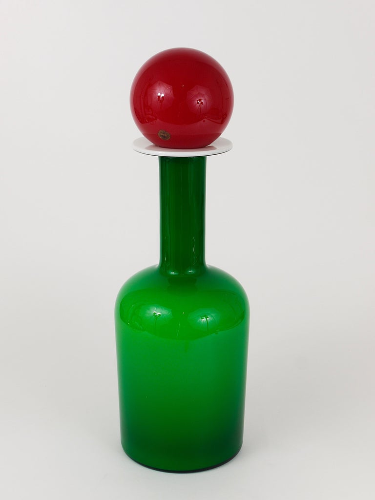 Otto Bauer Gulvase Green and Red Bottle Vase, Holmegaard Kastrup, 1960s In Excellent Condition For Sale In Vienna, AT
