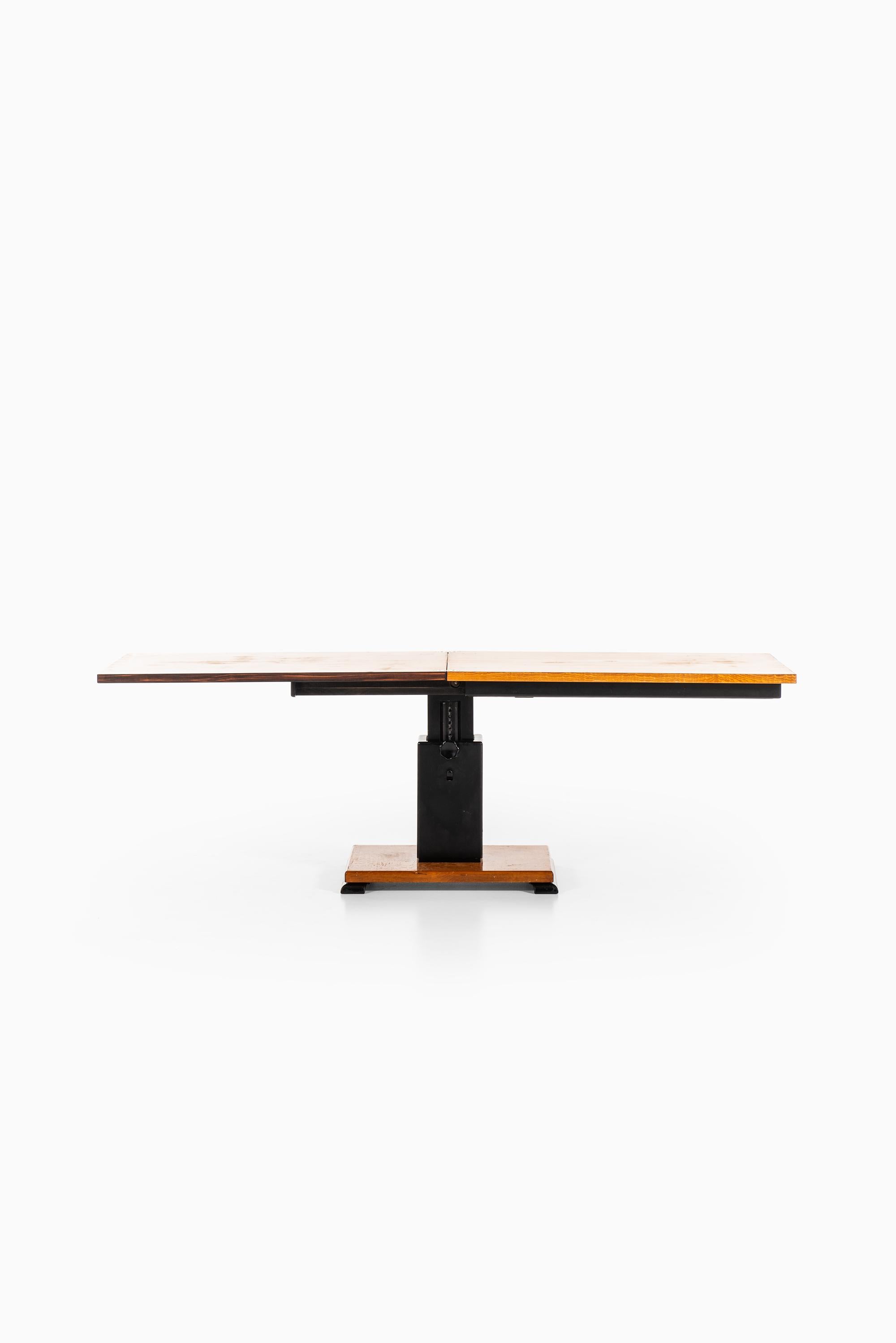 Milieu du XXe siècle Table modèle idéal de Otto & Bo Wretling produit par Otto Wretling en Suède en vente