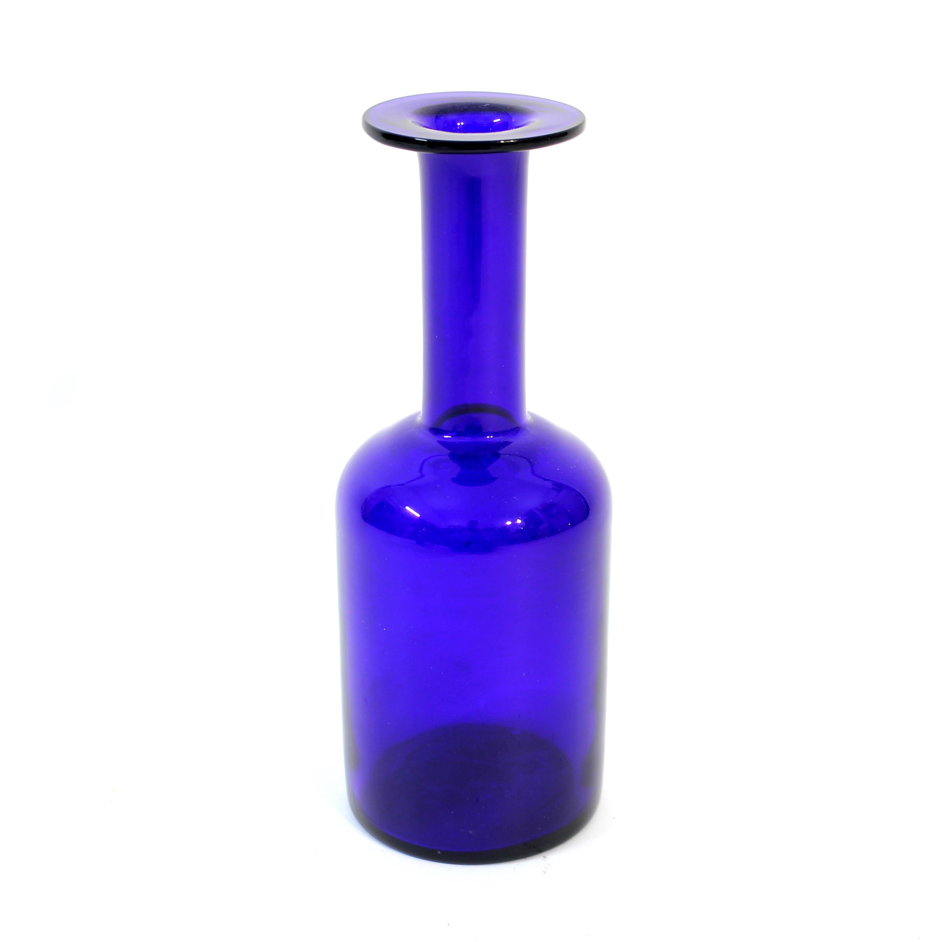 Danish Otto Brauer, blue glass vase for Holmegaard, 1960s For Sale